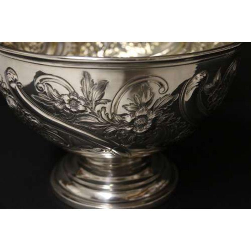 19th Century Elegant Silver Bowl Made by Edward Barnard and Sons London 1897-8 For Sale 8