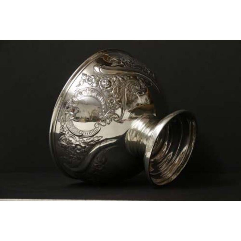 Victorian 19th Century Elegant Silver Bowl Made by Edward Barnard and Sons London 1897-8 For Sale