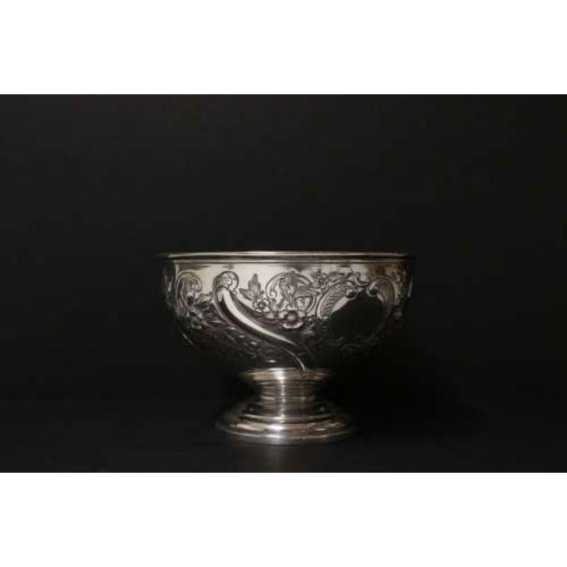 19th Century Elegant Silver Bowl Made by Edward Barnard and Sons London 1897-8 For Sale 2