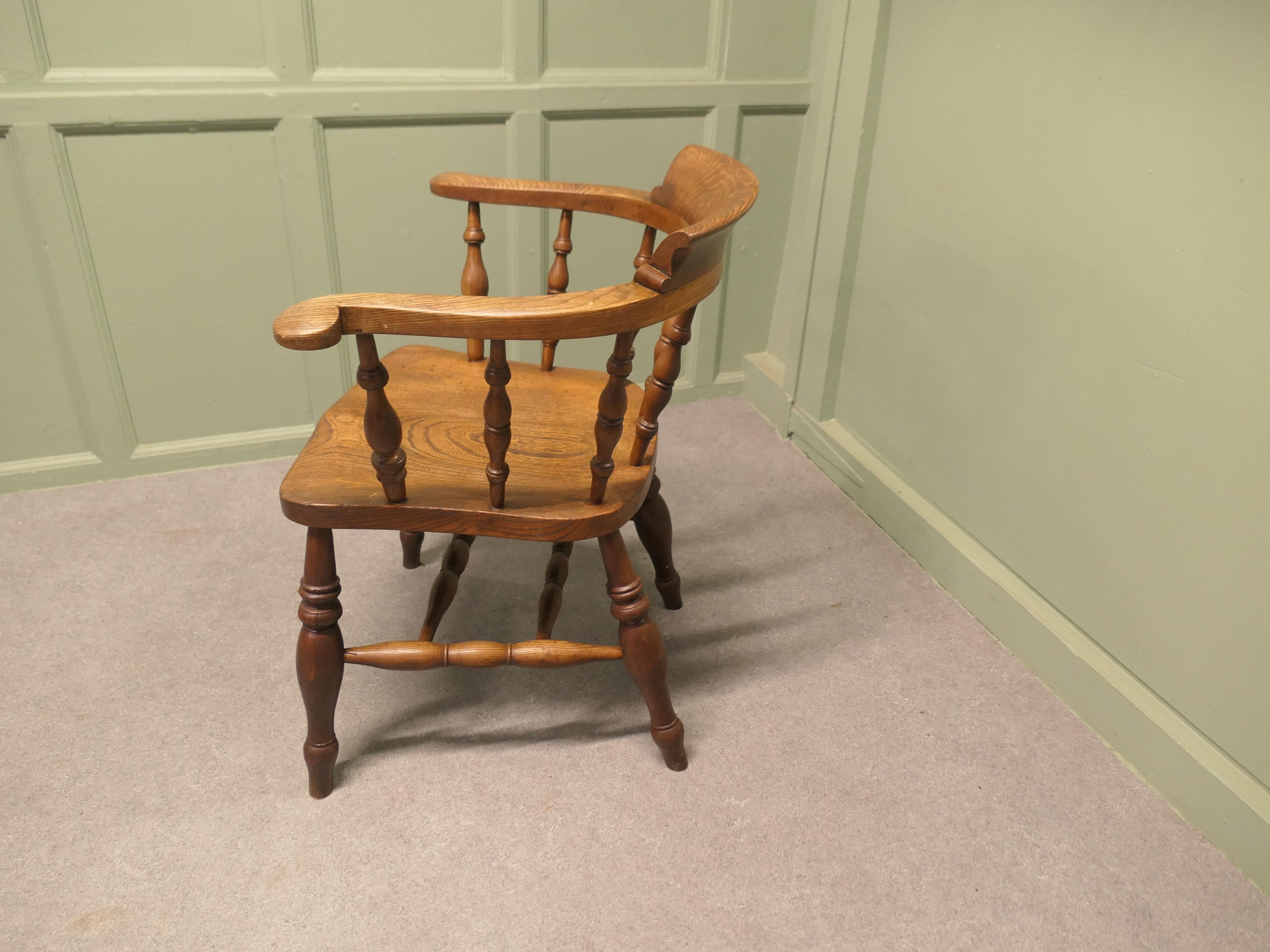 19. Jahrhundert Elm & Ash Smokers Bogen Büro oder Schreibtischstuhl (Ulmenholz) im Angebot