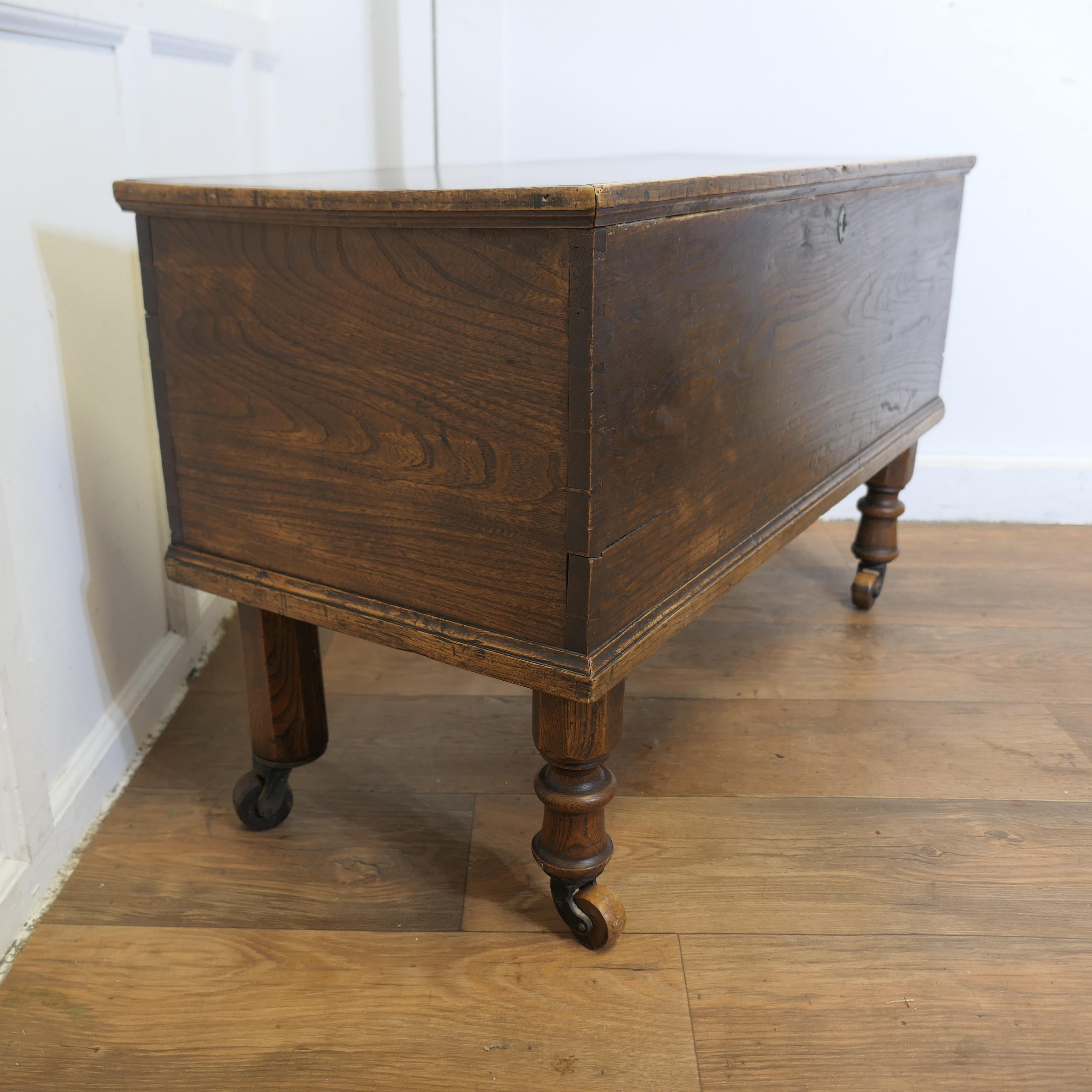 19th Century Elm Box on Wheels  This is a good elm box For Sale 1