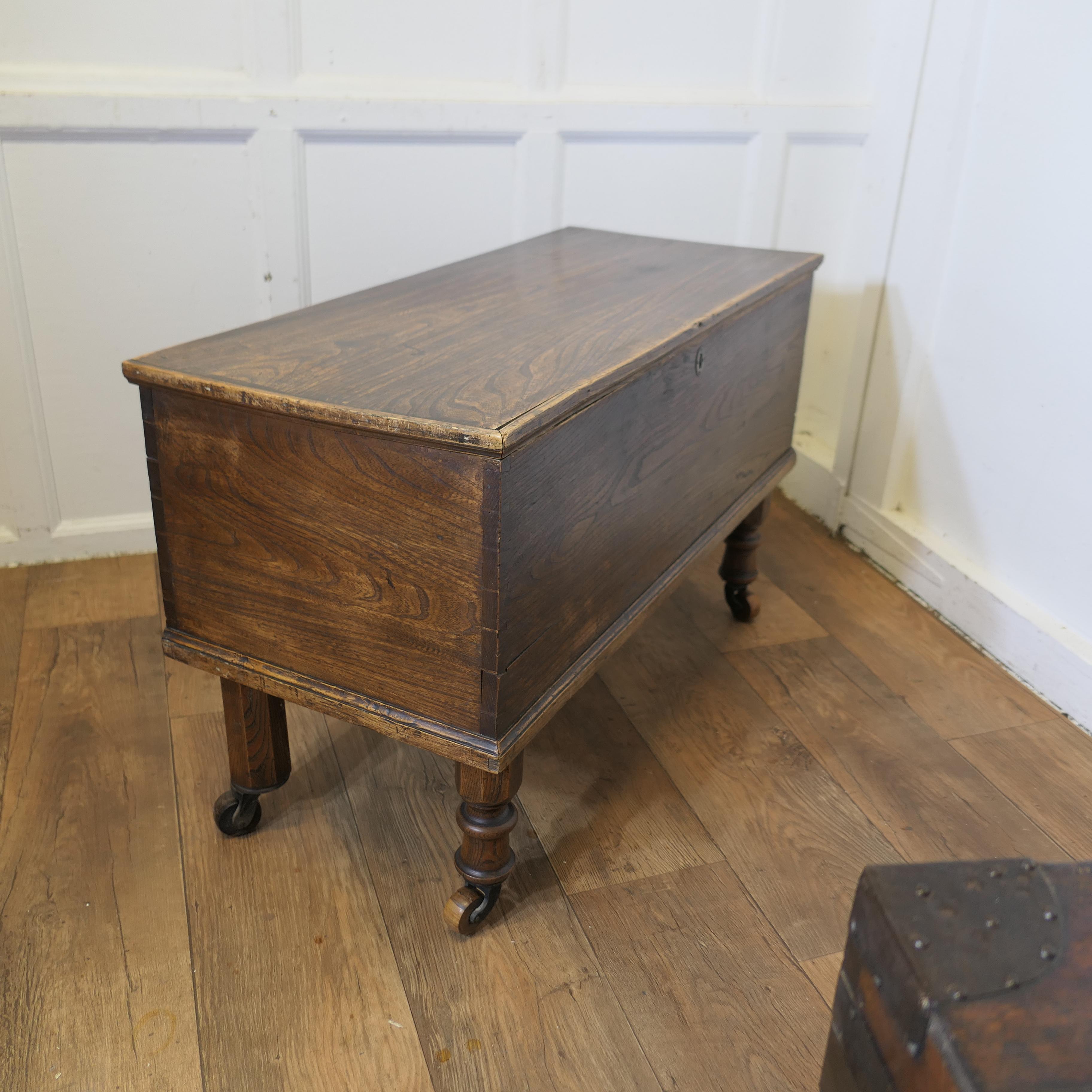 19th Century Elm Box on Wheels  This is a good elm box For Sale 3