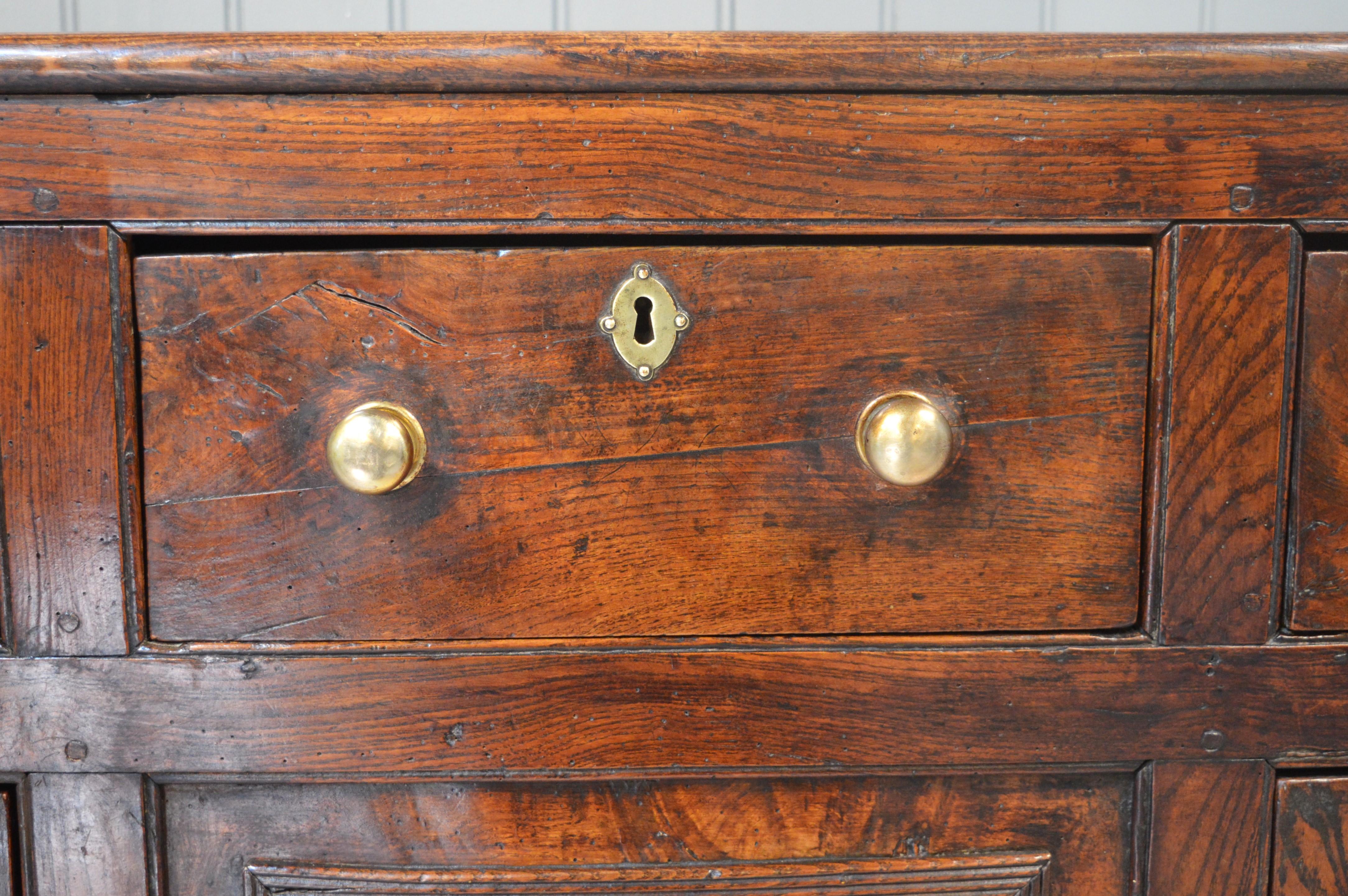 19th Century Elm Dresser Base In Good Condition In Penzance, GB