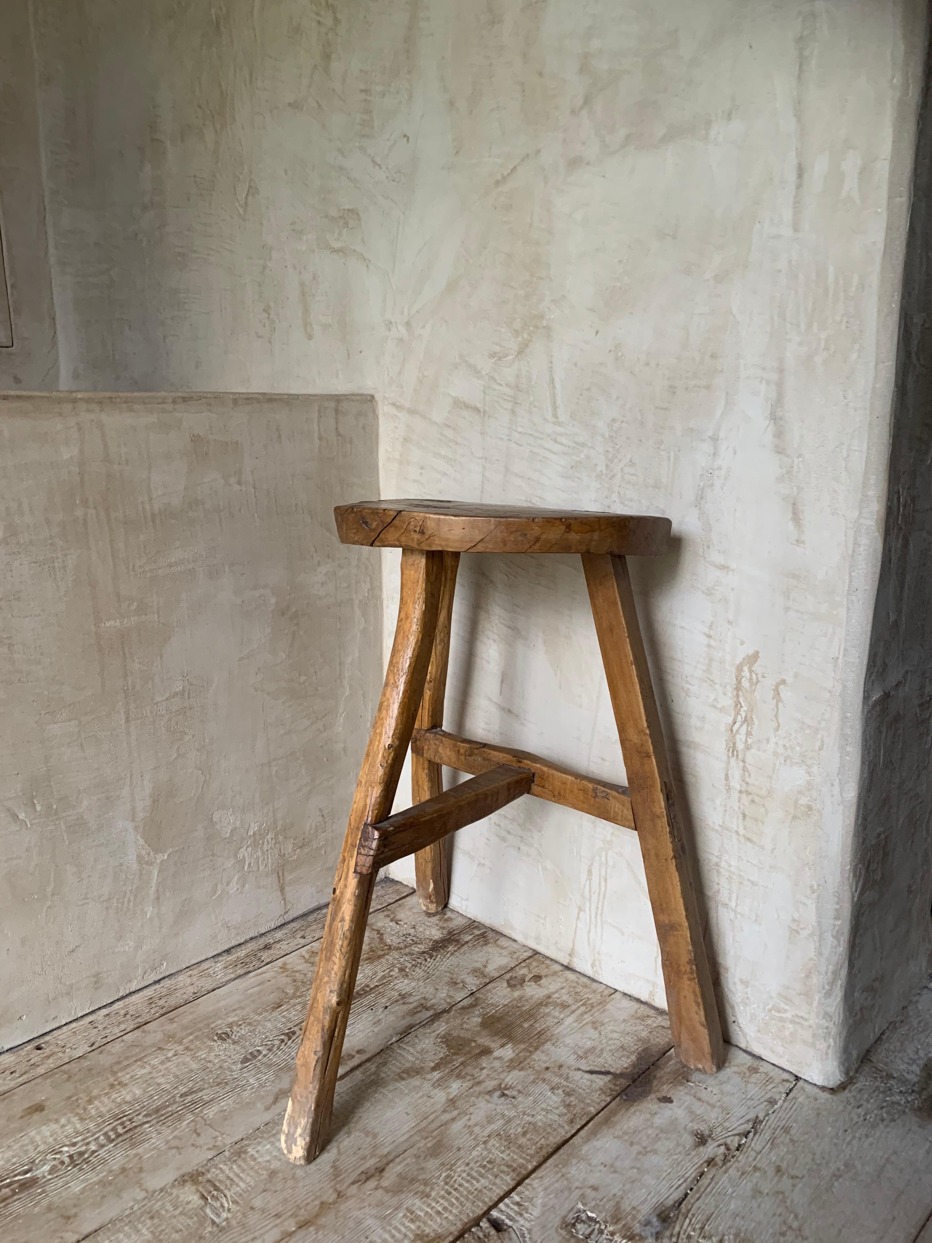 19th Century Elm Stool In Good Condition In Vosselaar, BE