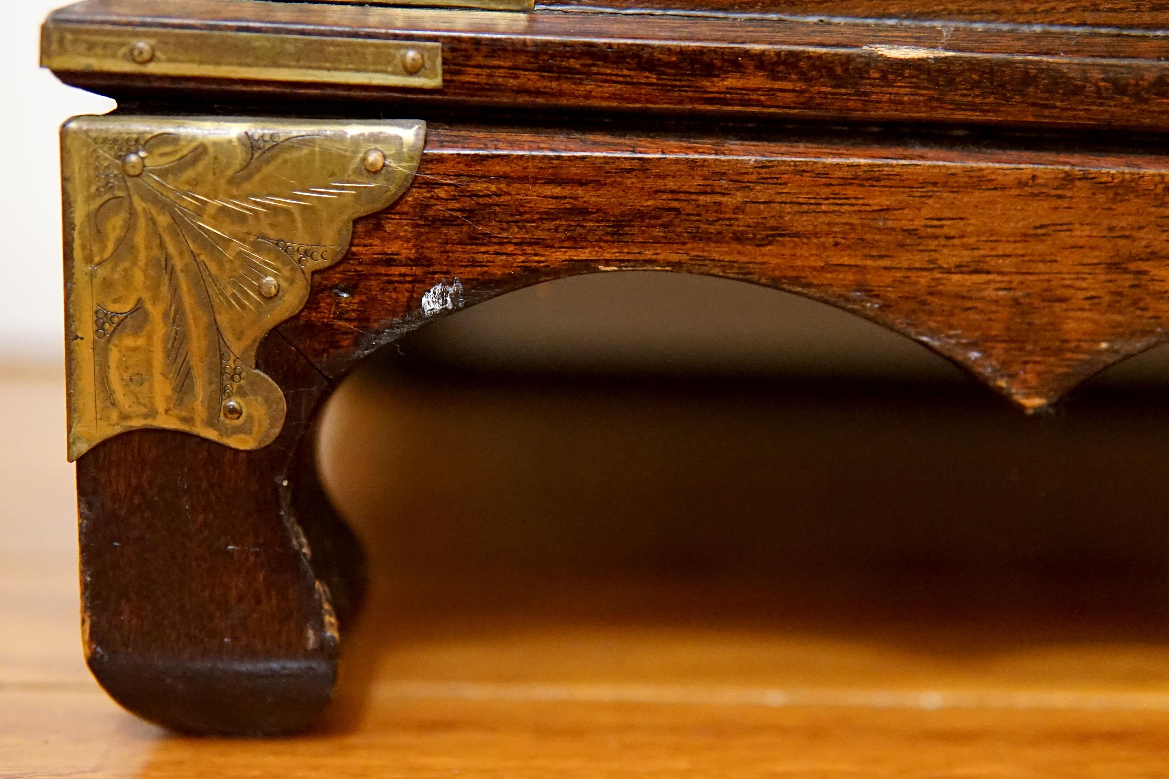 19th Century Elm Wood and Brass Korean Tansu Chest with Drawers For Sale 2