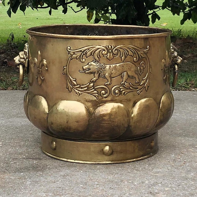 19th Century Embossed Brass Jardiniere or Planter In Good Condition In Dallas, TX