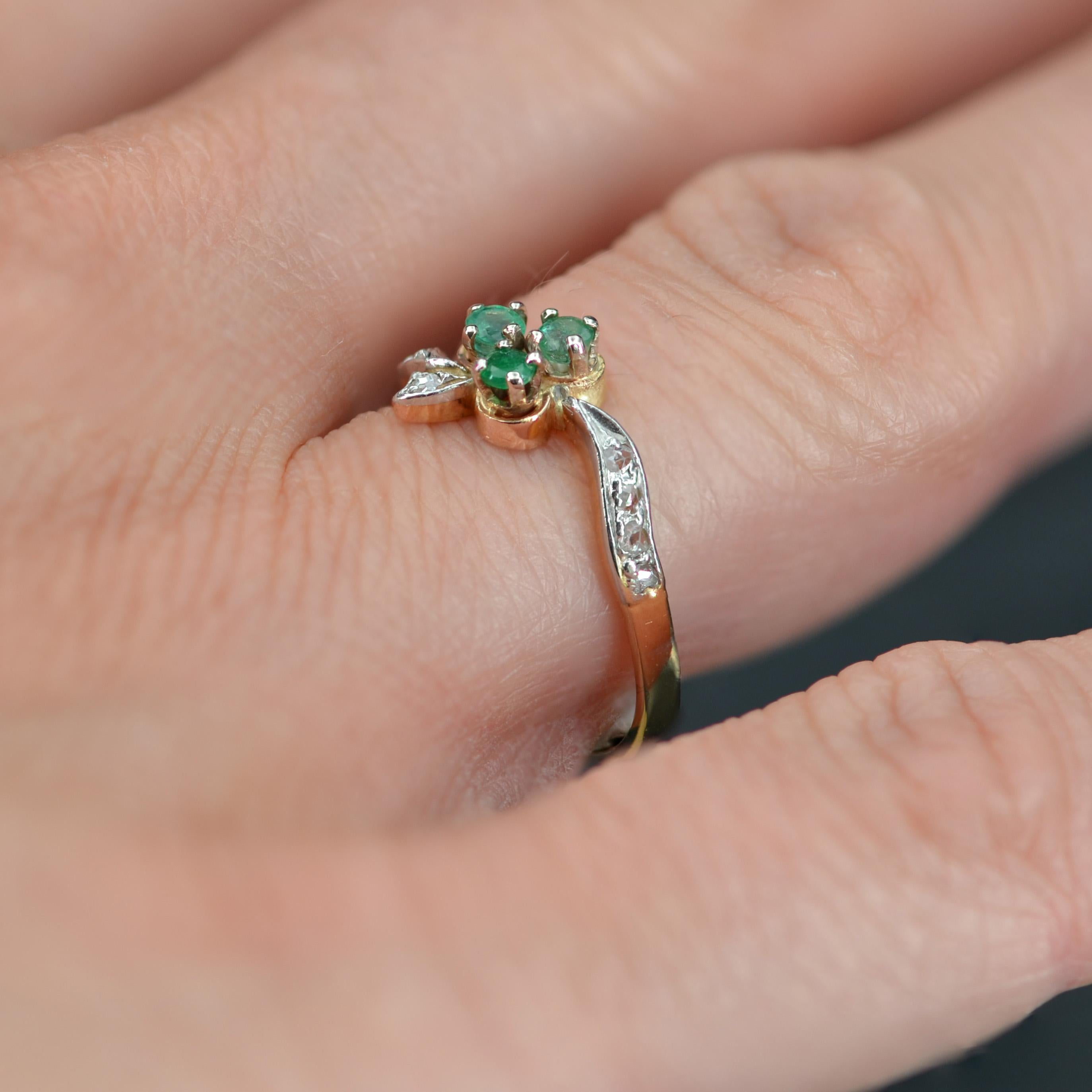 19th Century Emerald Diamonds 18 Karat Yellow Gold Clover Shape Ring For Sale 7