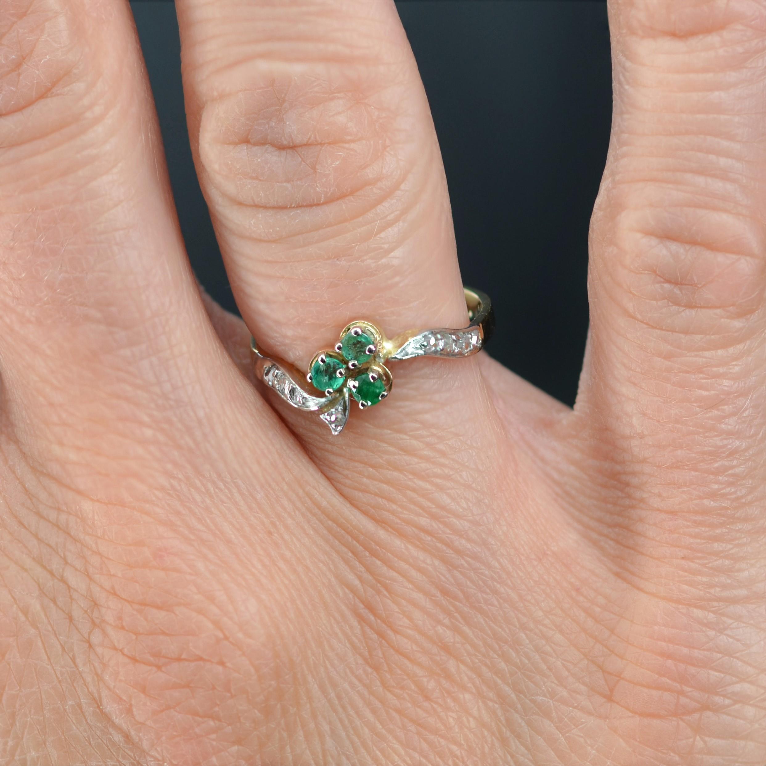 Women's 19th Century Emerald Diamonds 18 Karat Yellow Gold Clover Shape Ring For Sale