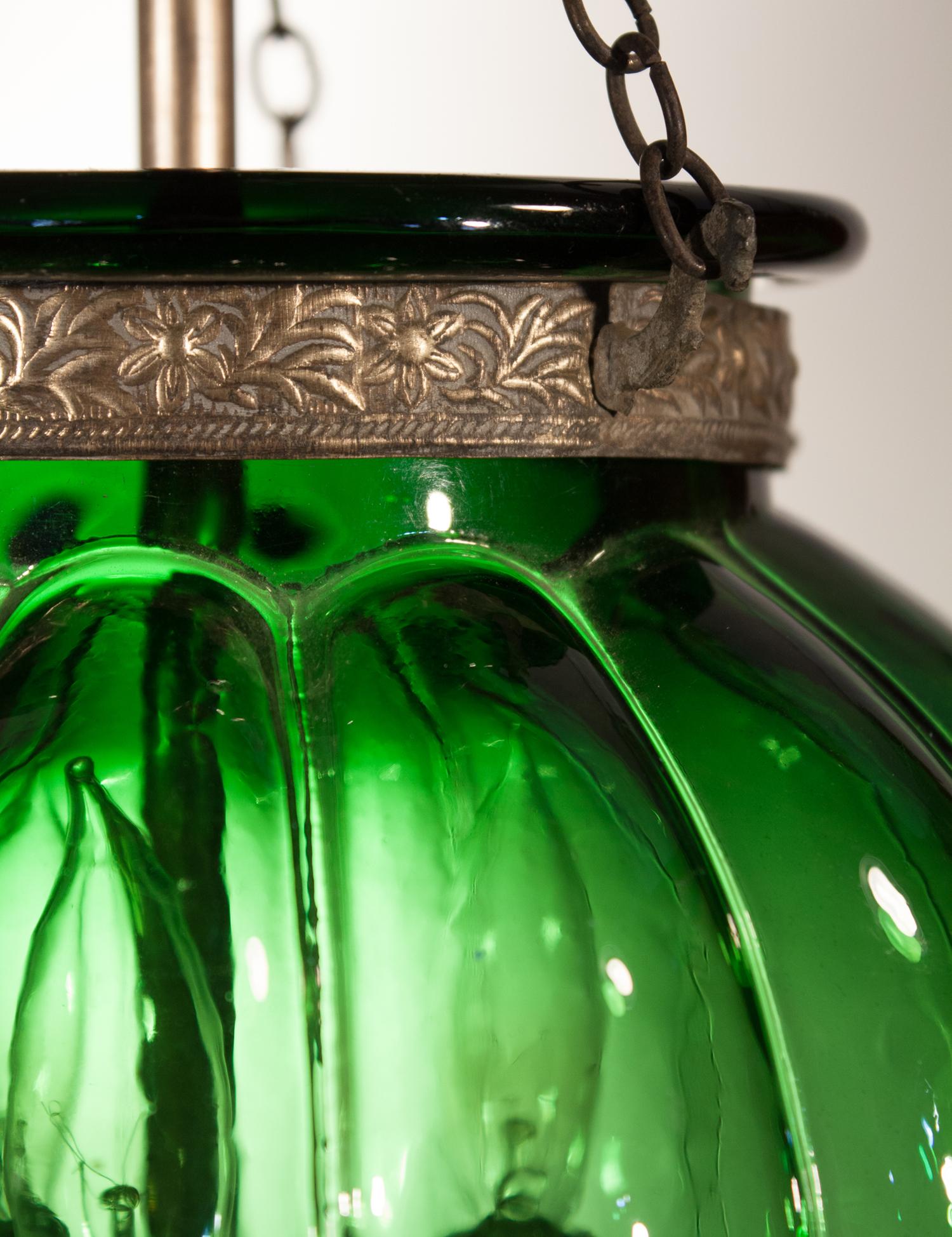 19th Century Emerald Green Pumpkin or Melon Bell Jar Lantern In Good Condition In Heath, MA
