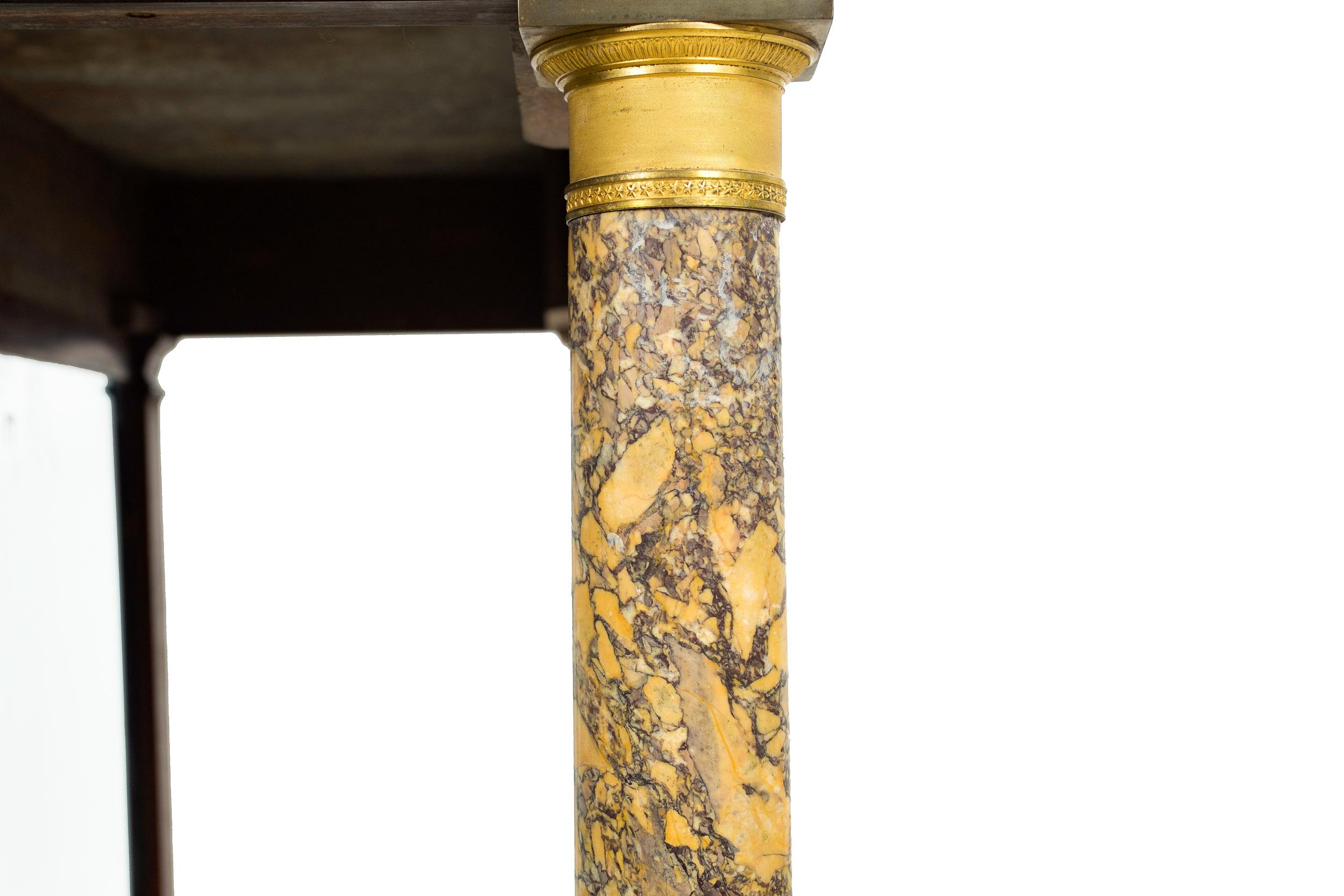 Console de pilier Empire du 19ème siècle en acajou ancien avec plateau en marbre en vente 14