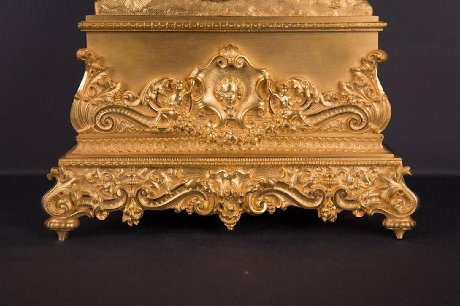 Péndulo de Bronce Dorado al Fuego Imperio del Siglo XIX siglo XIX en venta