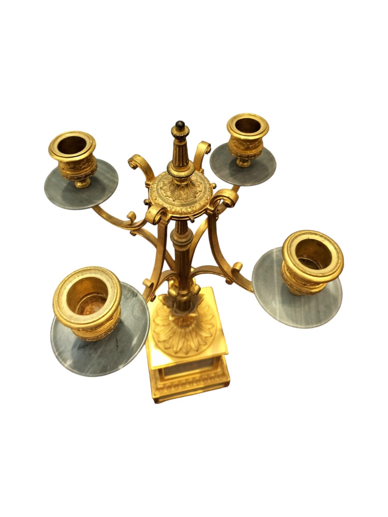 Pendule en bronze doré et marbre bleu Turquin, Raingo Frères, XIXe siècle. 4