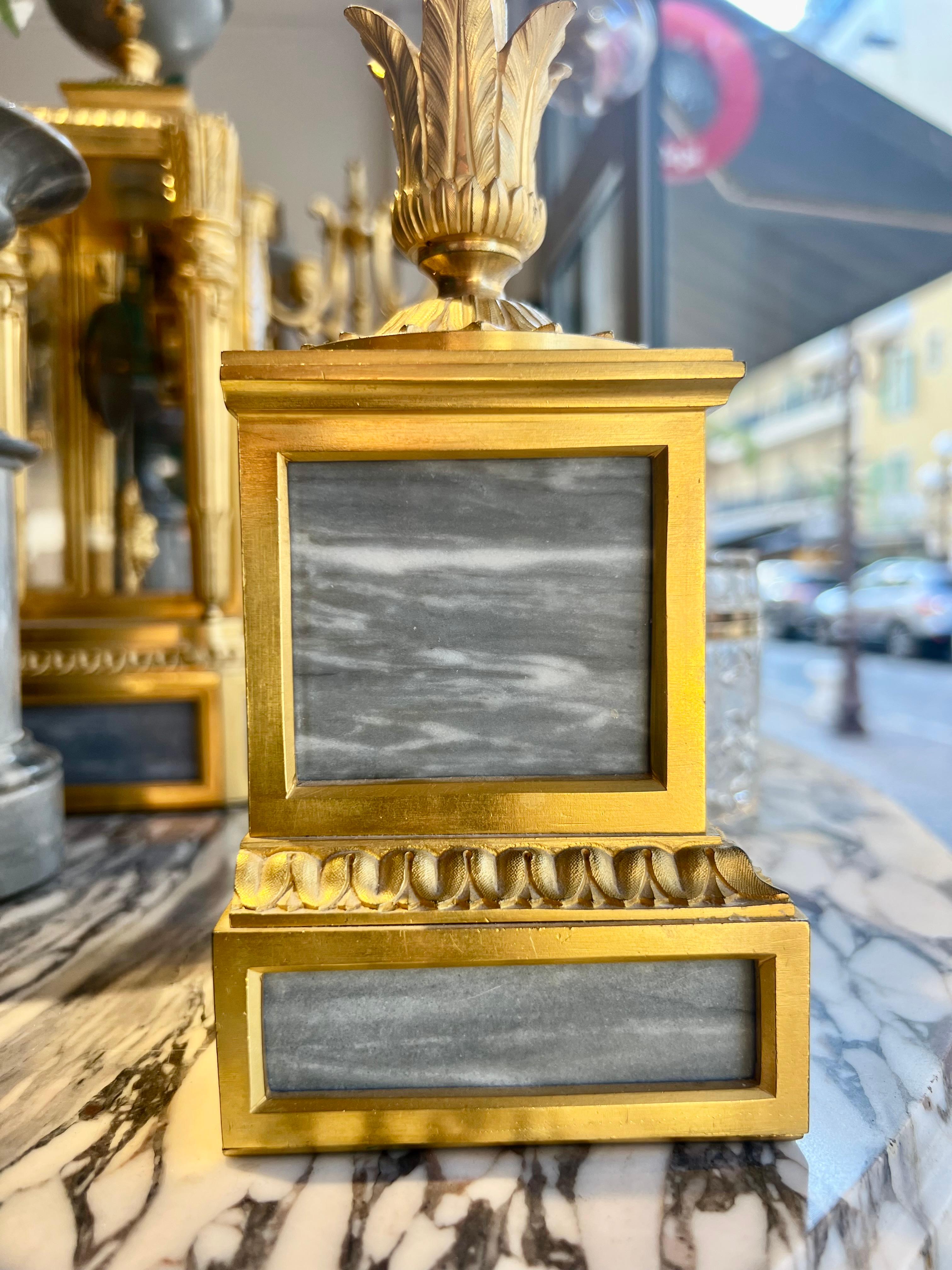 Pendule en bronze doré et marbre bleu Turquin, Raingo Frères, XIXe siècle. 10