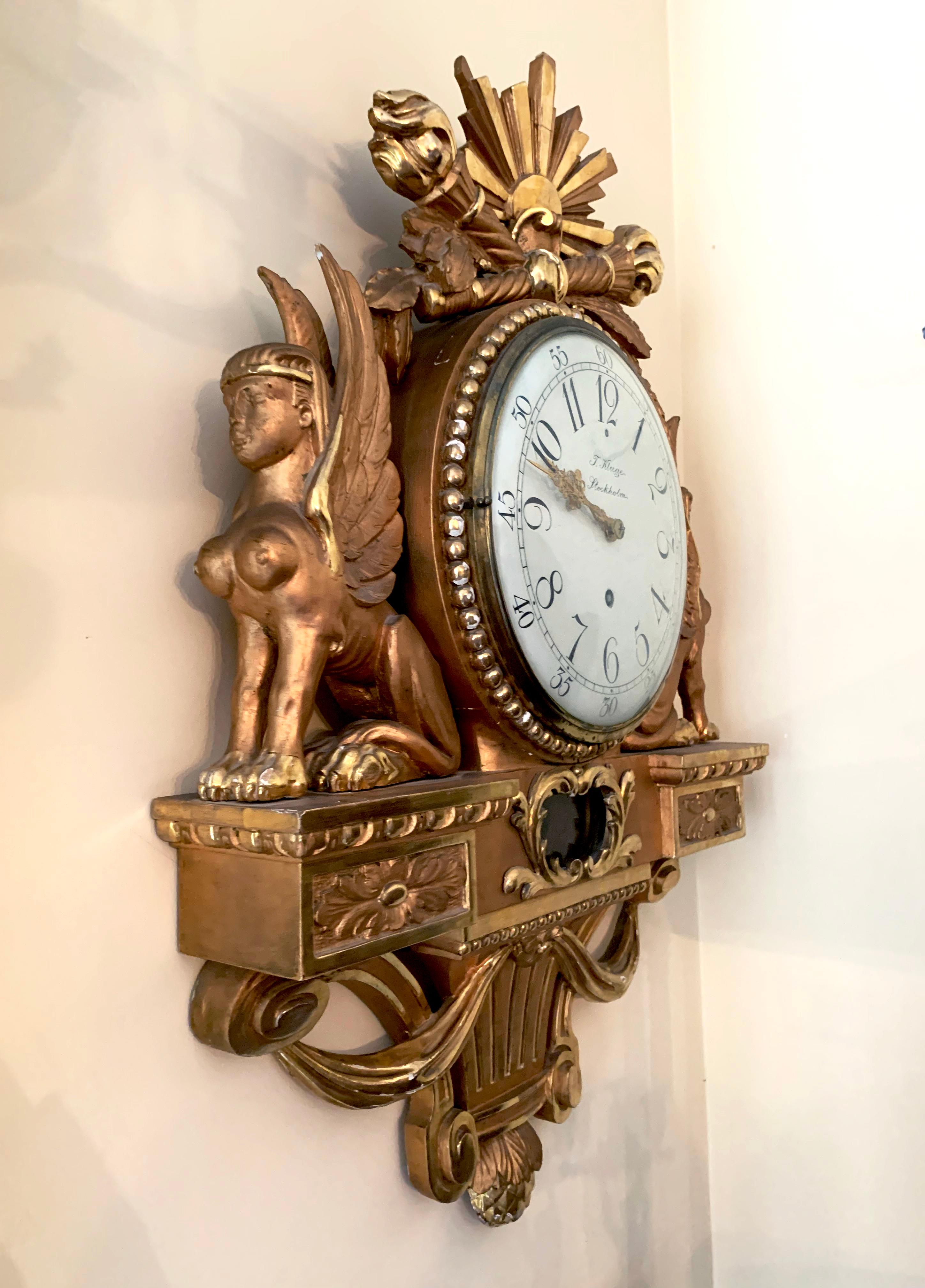 Européen Horloge Empire du 19ème siècle en or T Kluge Stockholm avec sphinx de chaque côté en vente