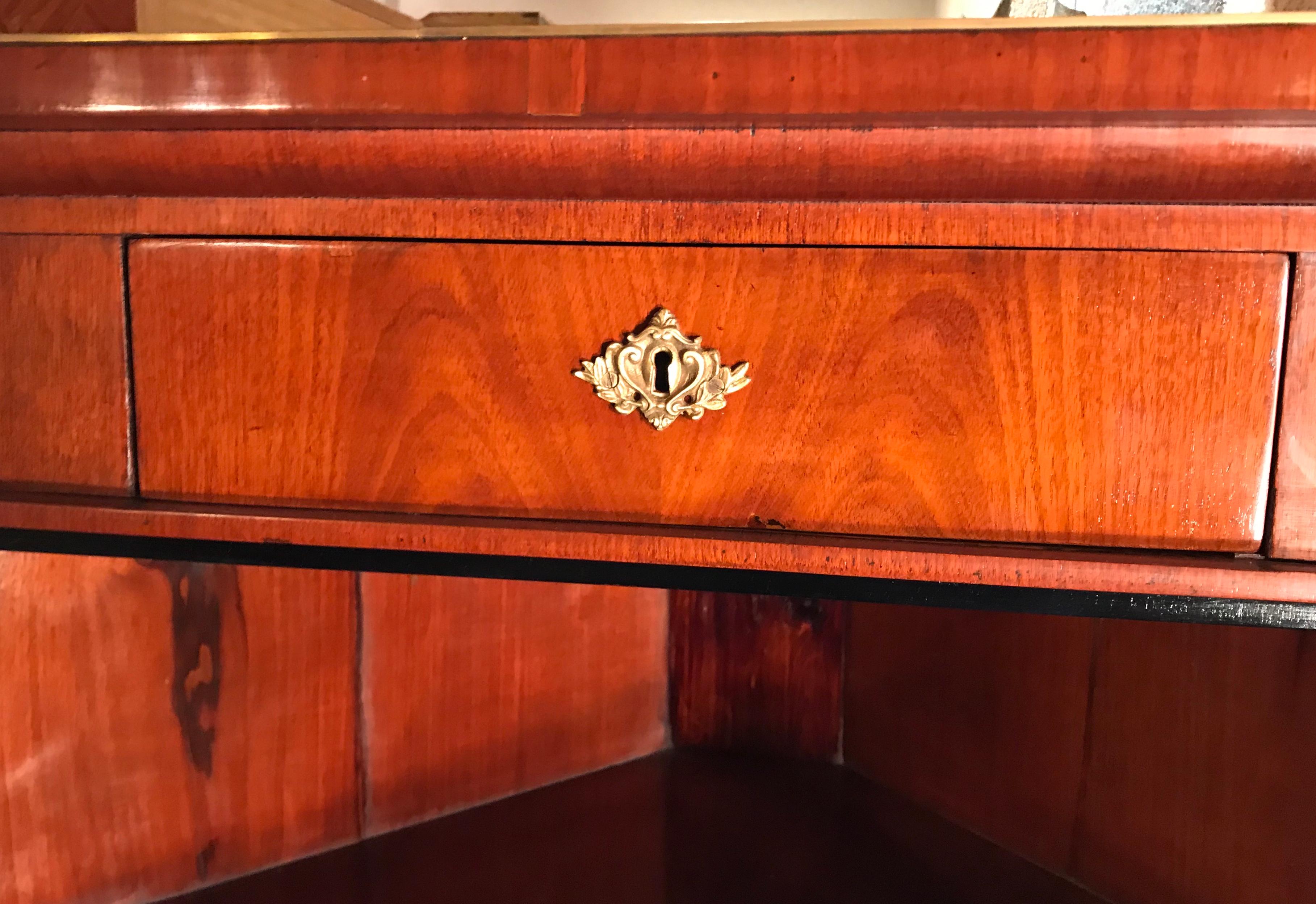 19th Century Biedermeier Corner Cabinet In Good Condition For Sale In Belmont, MA