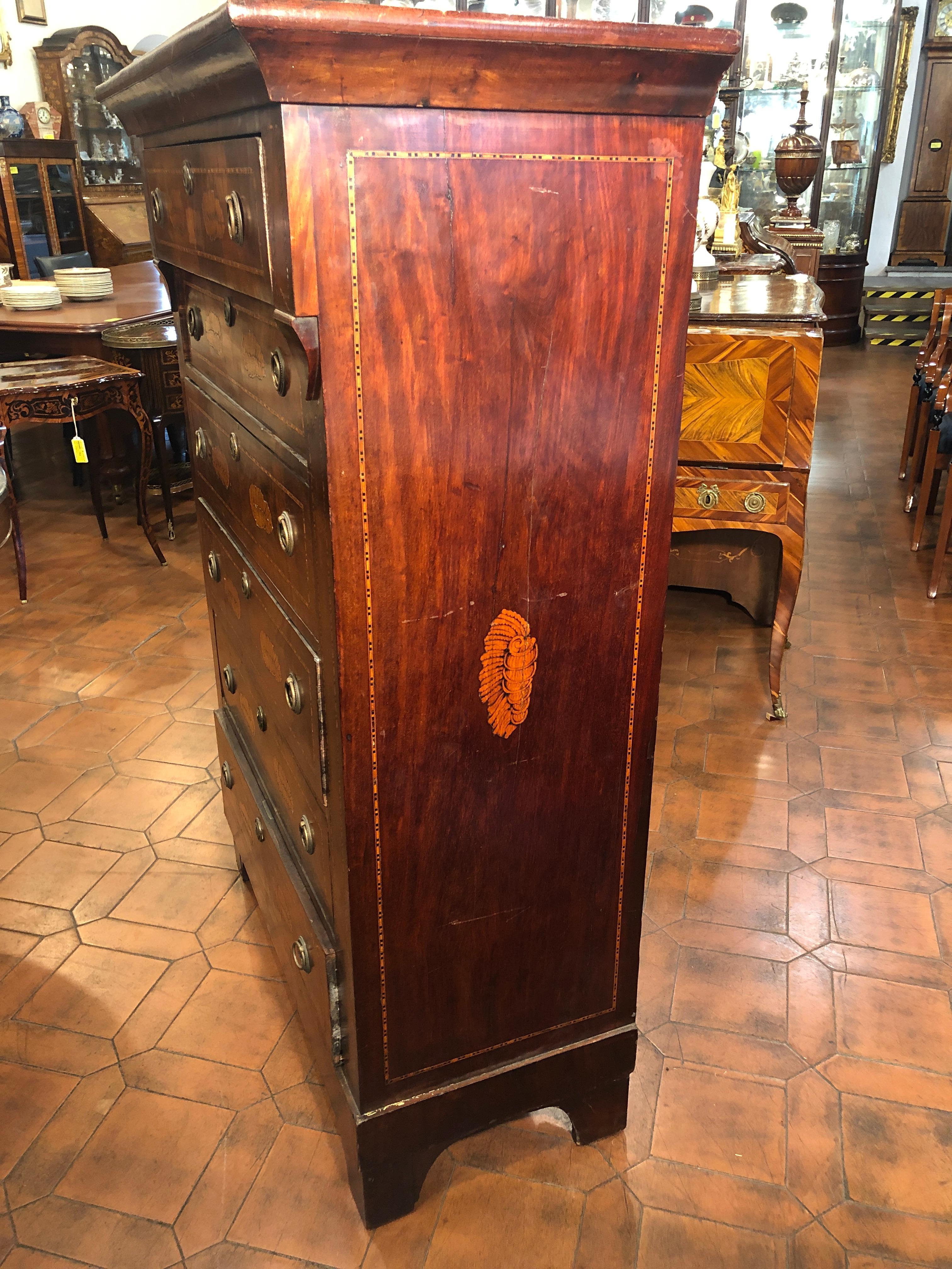 19th Century Empire Dutch Mahogany Inlay Chest of Drawers, 1820s In Good Condition For Sale In Roma, RM