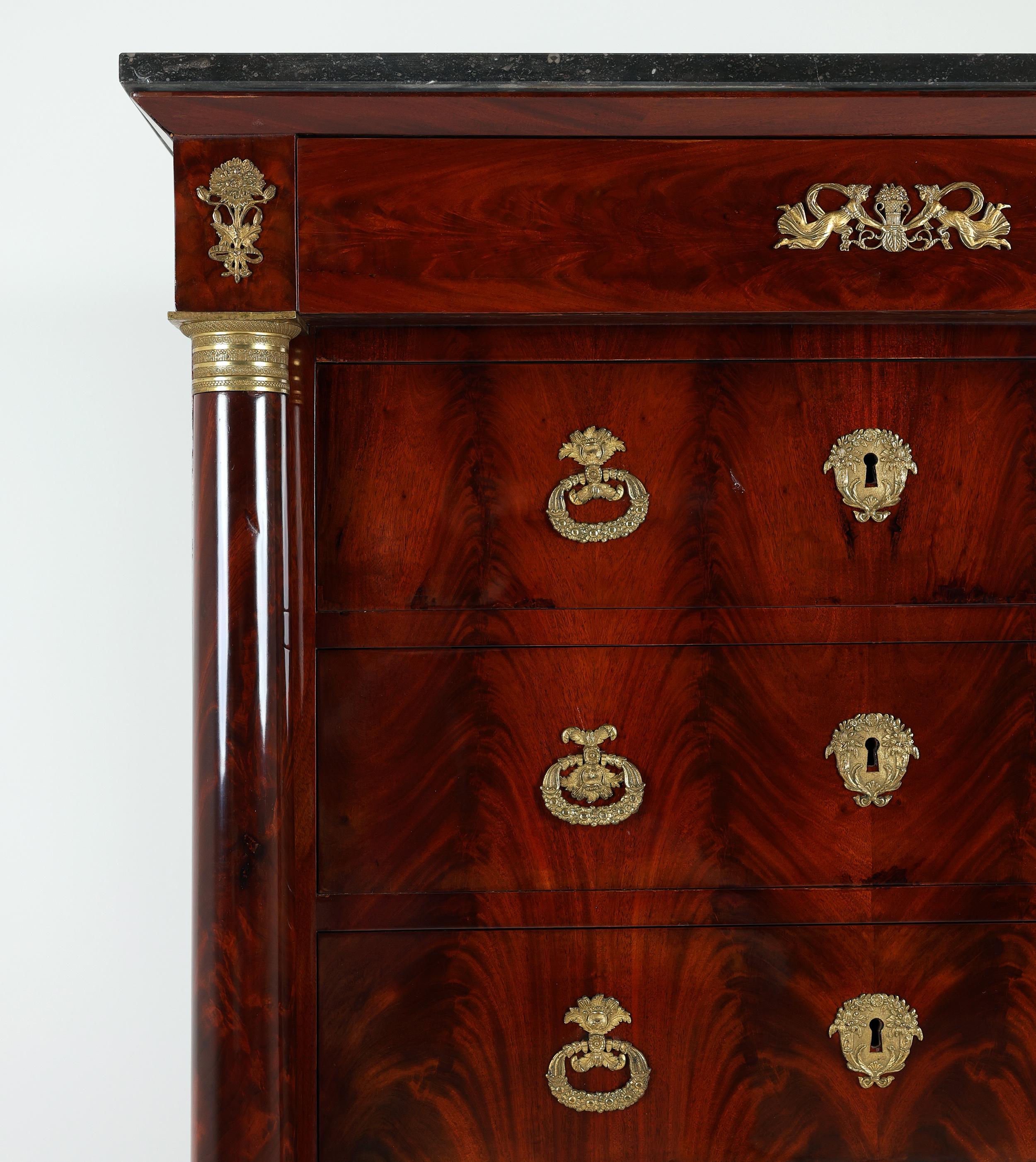 Commode Semainier francese Impero del XIX secolo in vendita 4