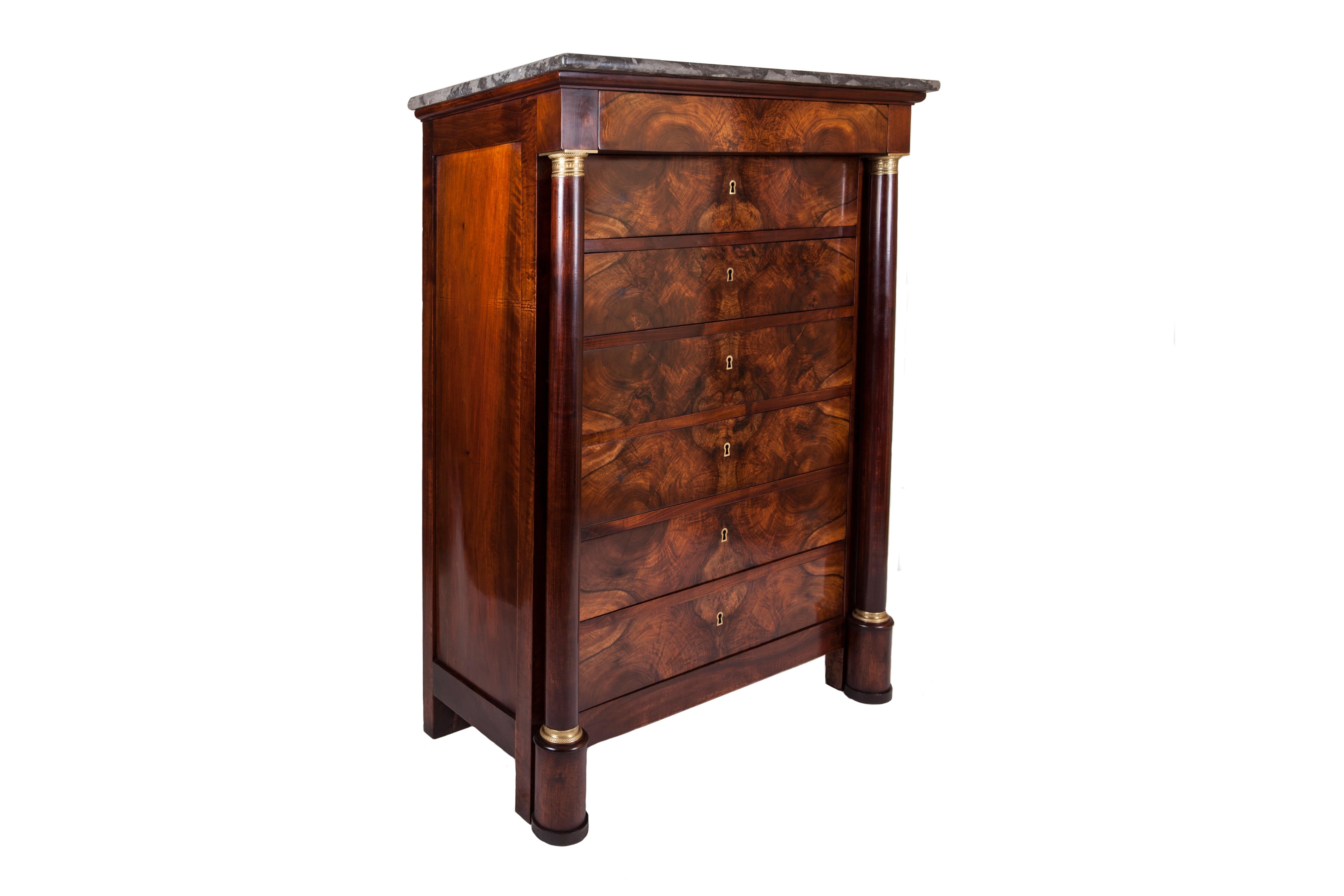 19th Century Empire French Walnut Chest of Drawers For Sale 5