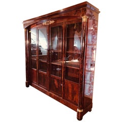 Libreria a vaschette in mogano dell'Impero del XIX secolo 1810