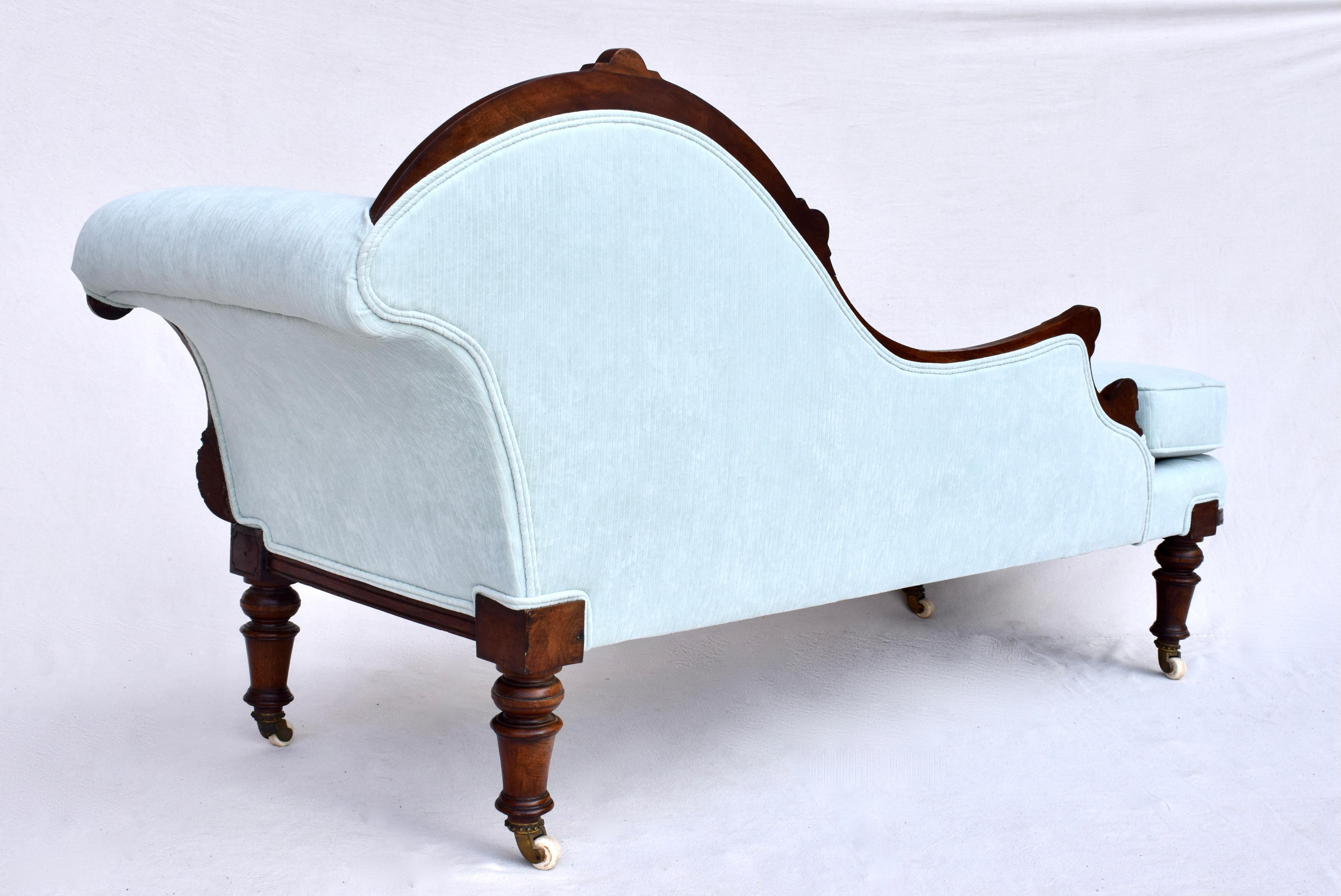 19th Century Empire Meridienne or Recamier in Carved Mahogany With Upholstery 4