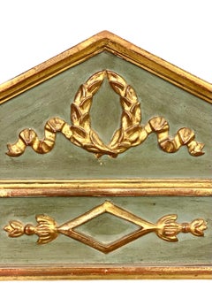 Specchio Impero del XIX secolo con frontone e pannello scenico dipinto