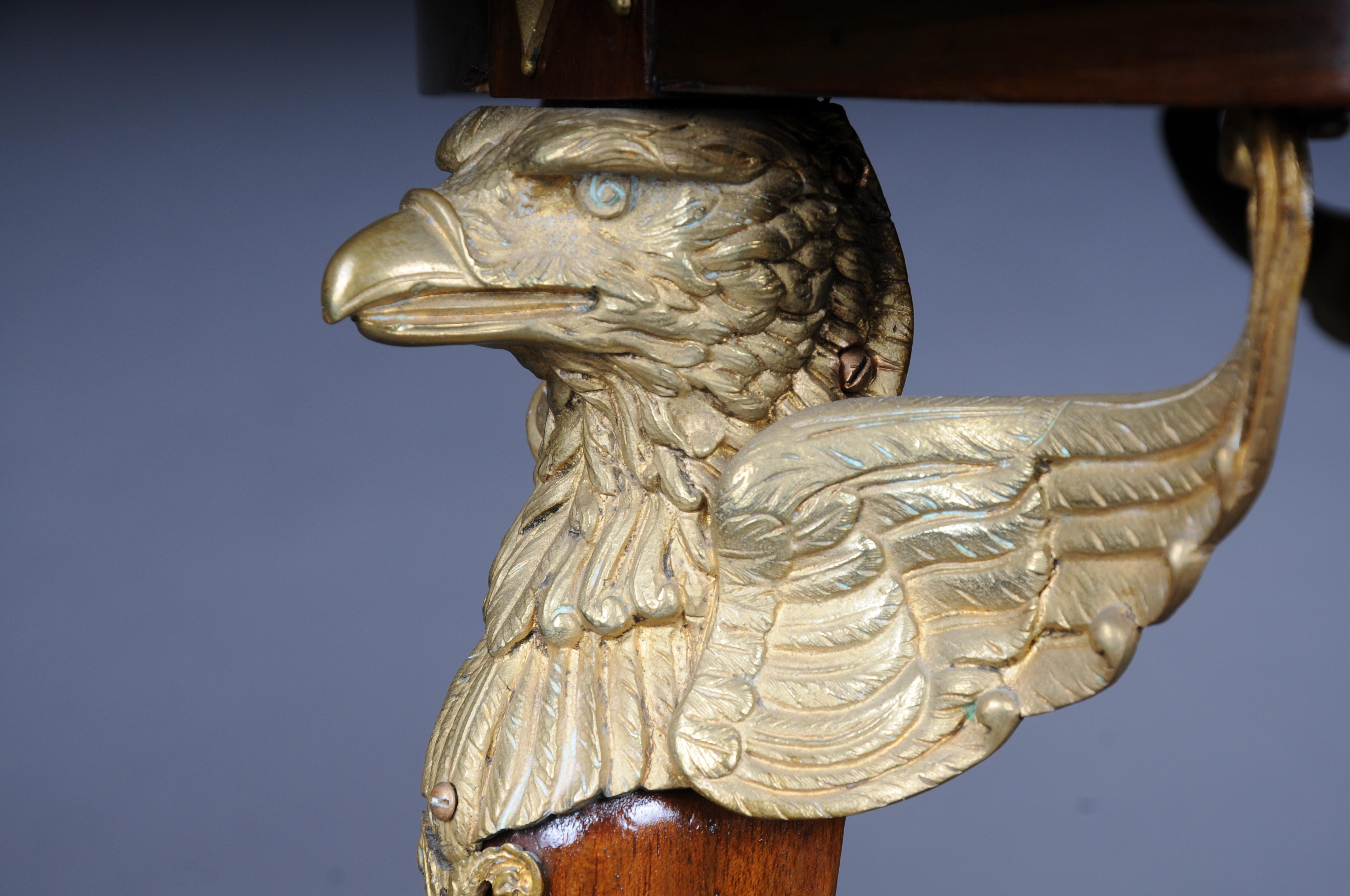 19. Jahrhundert Empire Beistelltisch, vergoldete Bronze, Adler, Mahagoni, Paris im Angebot 6