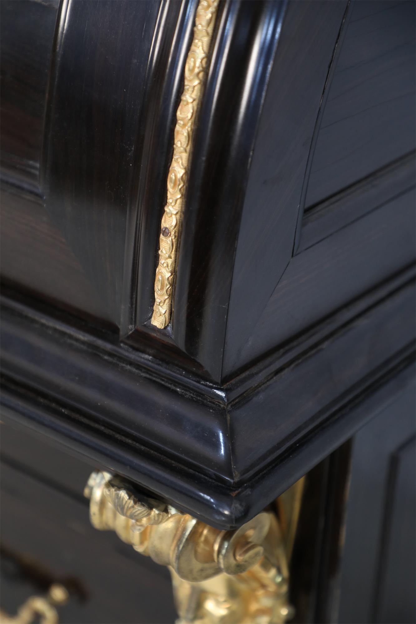 Scrivania inglese Roll Top in stile impero del XIX secolo con supporti in bronzo in vendita 11