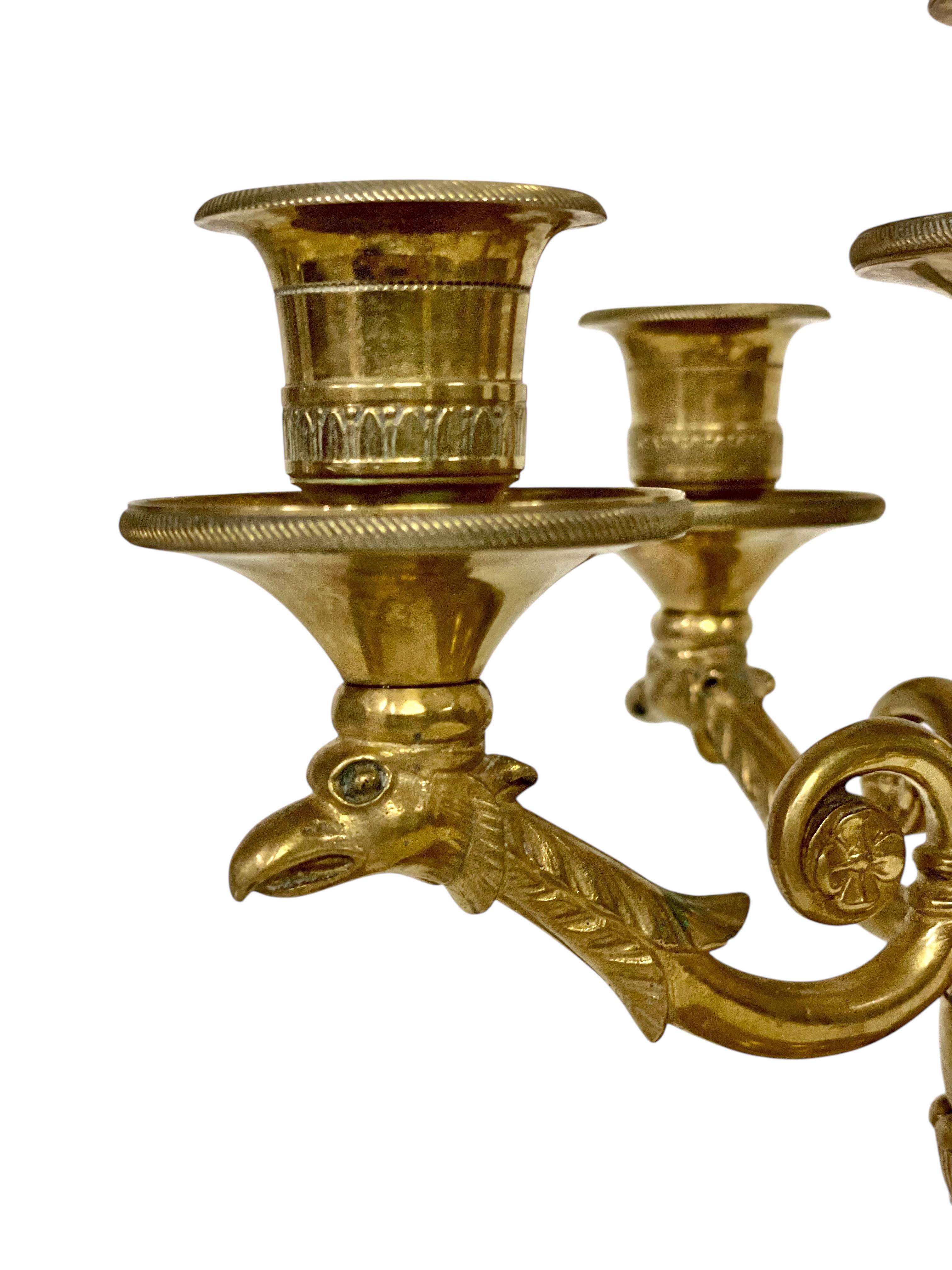 Francese Candelabro in bronzo dorato stile Impero del XIX secolo in vendita