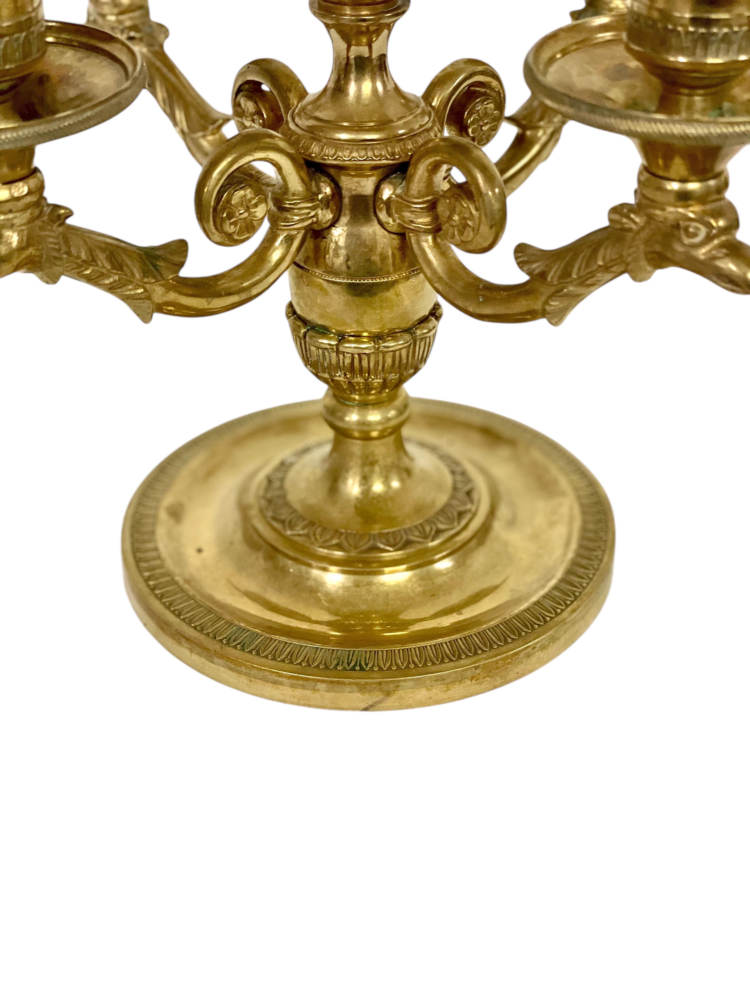 Bronzo Candelabro in bronzo dorato stile Impero del XIX secolo in vendita