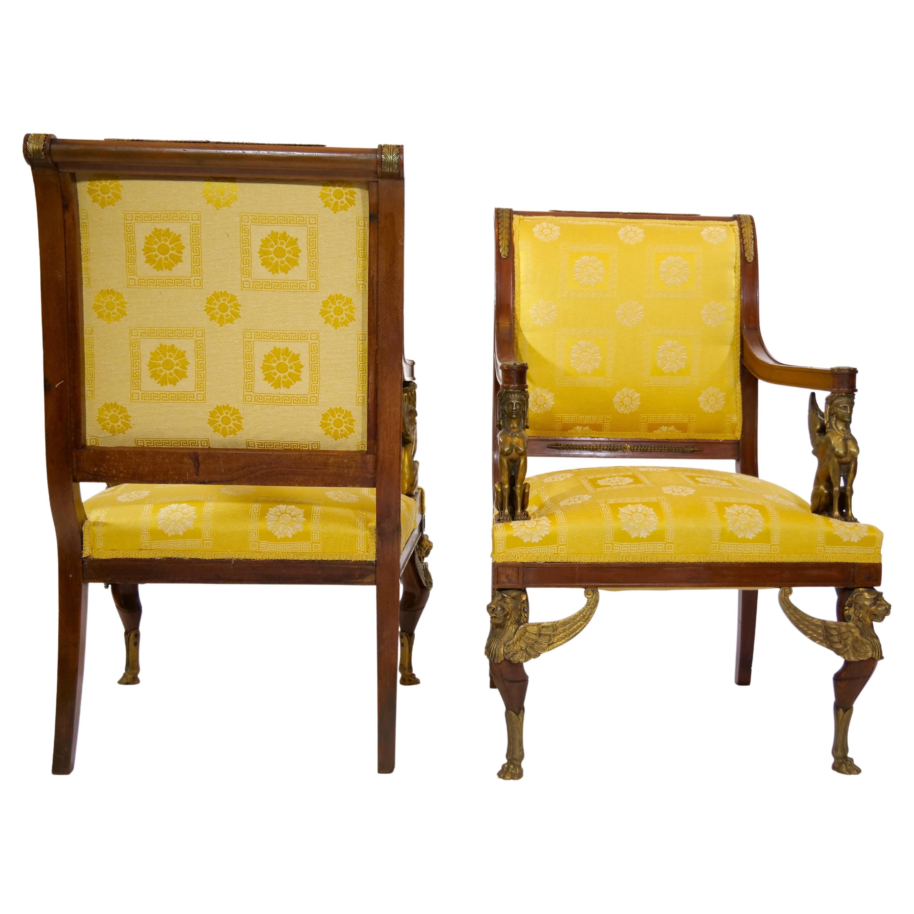 Stile impero Poltrona a coppia in stile Impero del XIX secolo con montatura in bronzo dorato in vendita