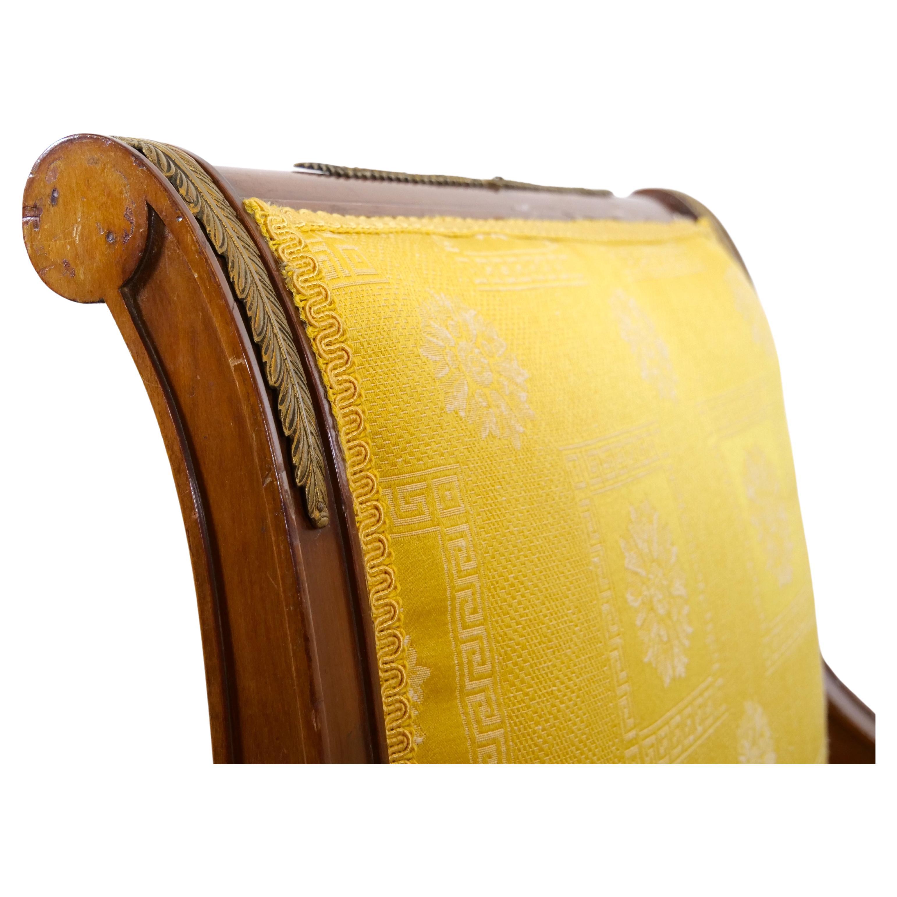 Poltrona a coppia in stile Impero del XIX secolo con montatura in bronzo dorato in vendita 1