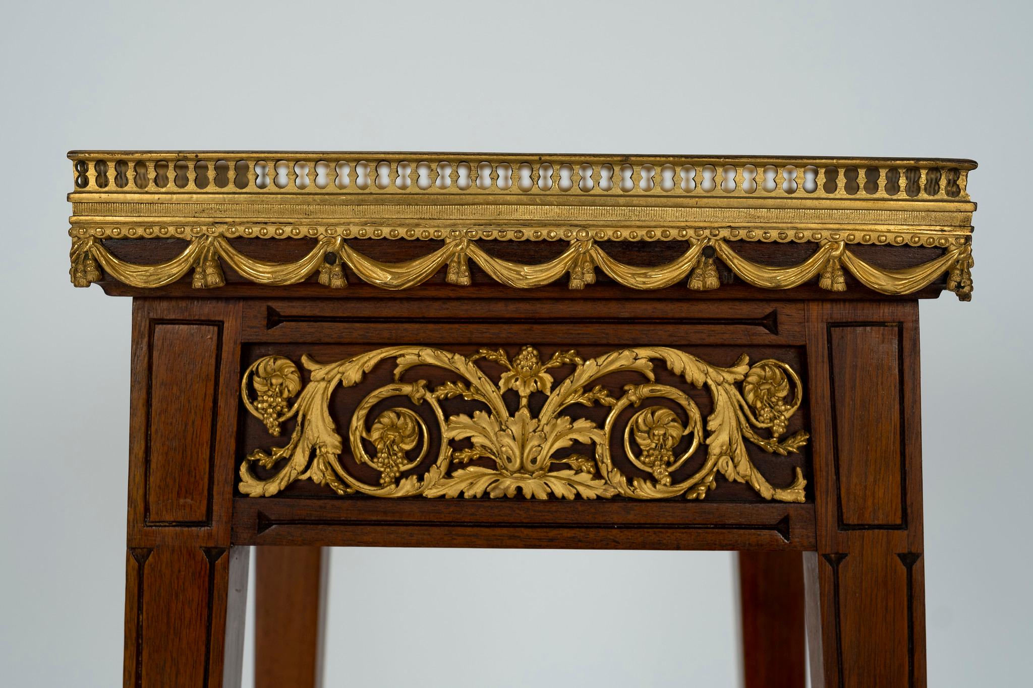 XIXe siècle Support de table en acajou de style Empire du 19ème siècle en vente