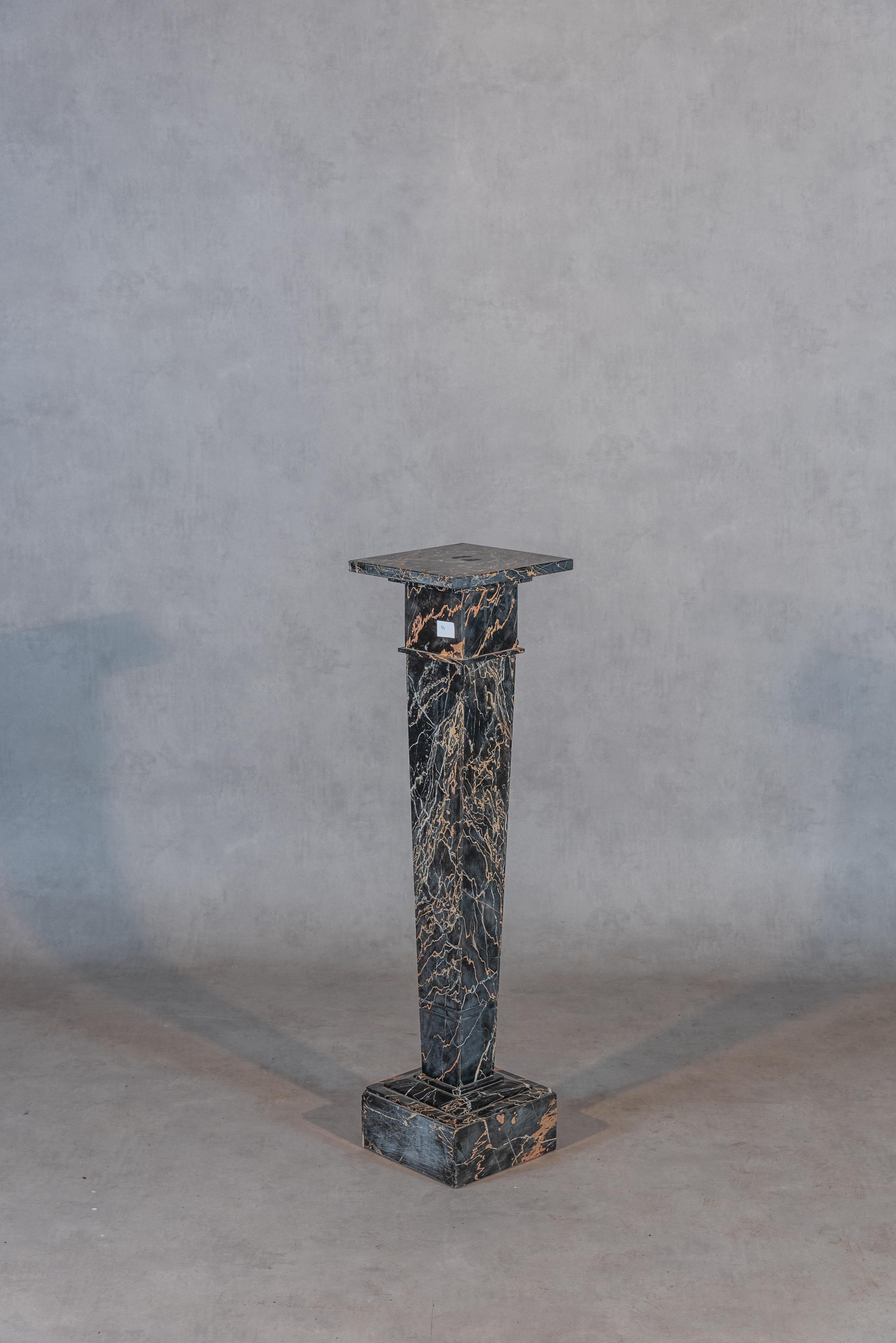 French 19th Century Empire Style Marble Column For Sale