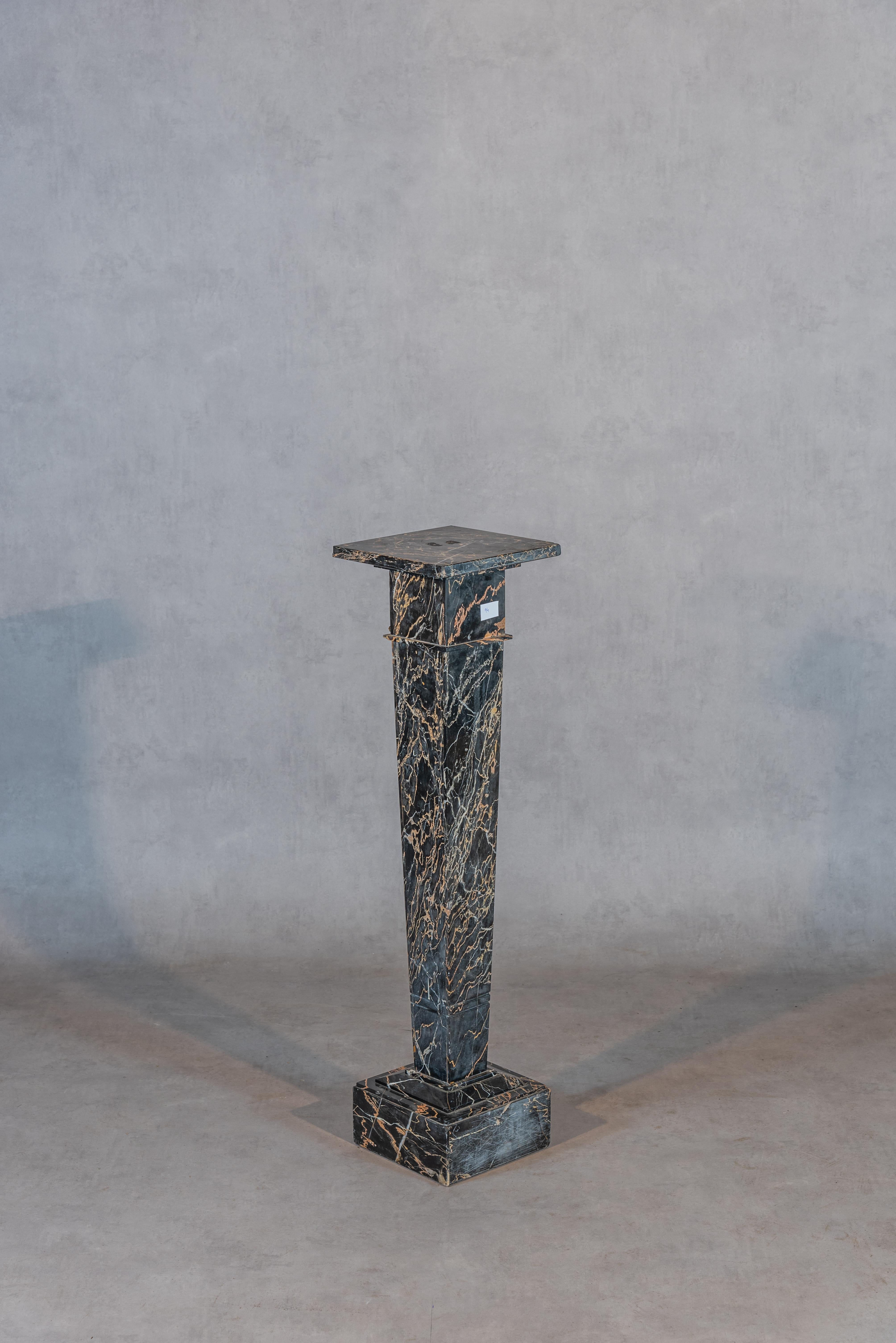 Carved 19th Century Empire Style Marble Column For Sale