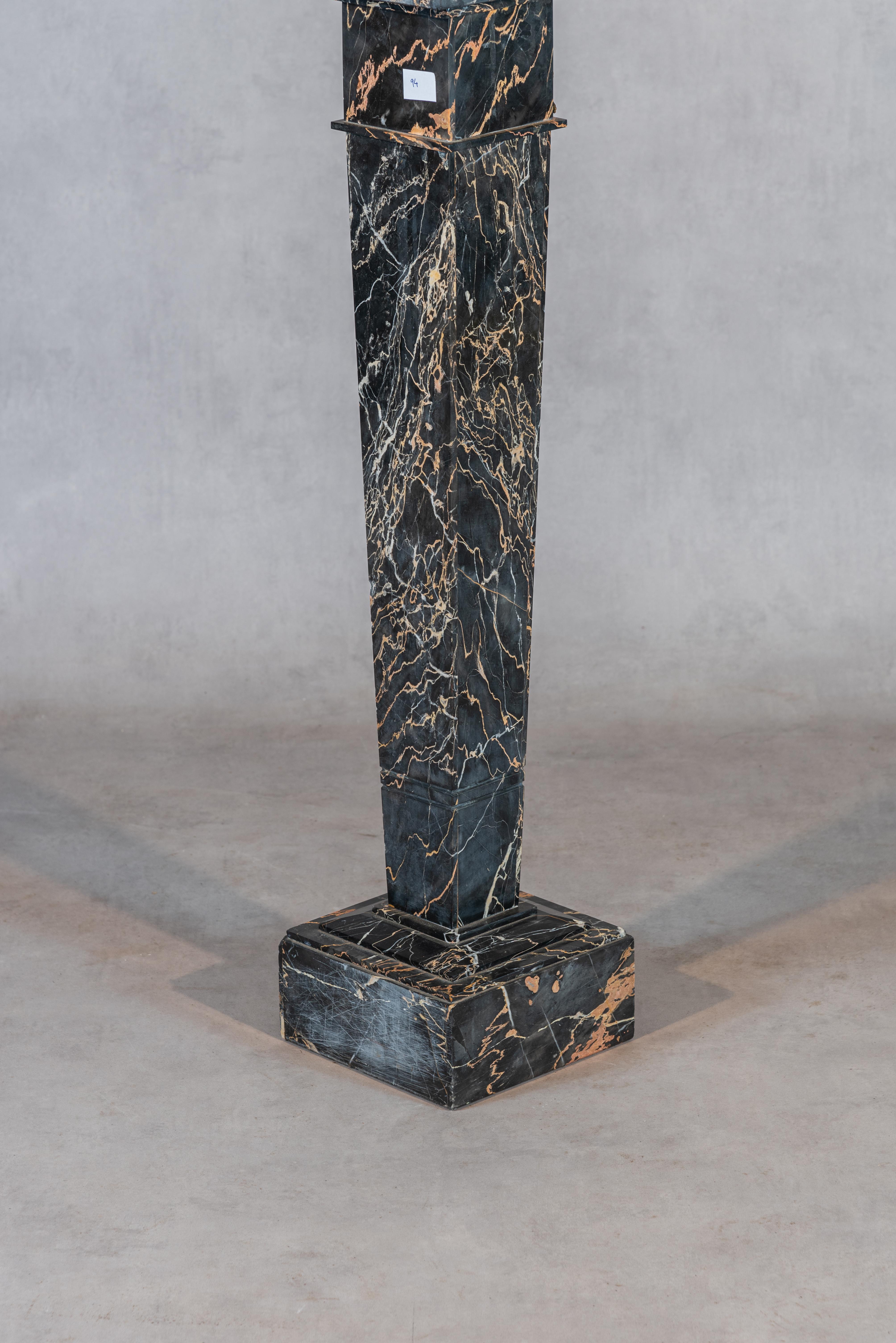 19th Century Empire Style Marble Column In Good Condition For Sale In San Antonio, TX
