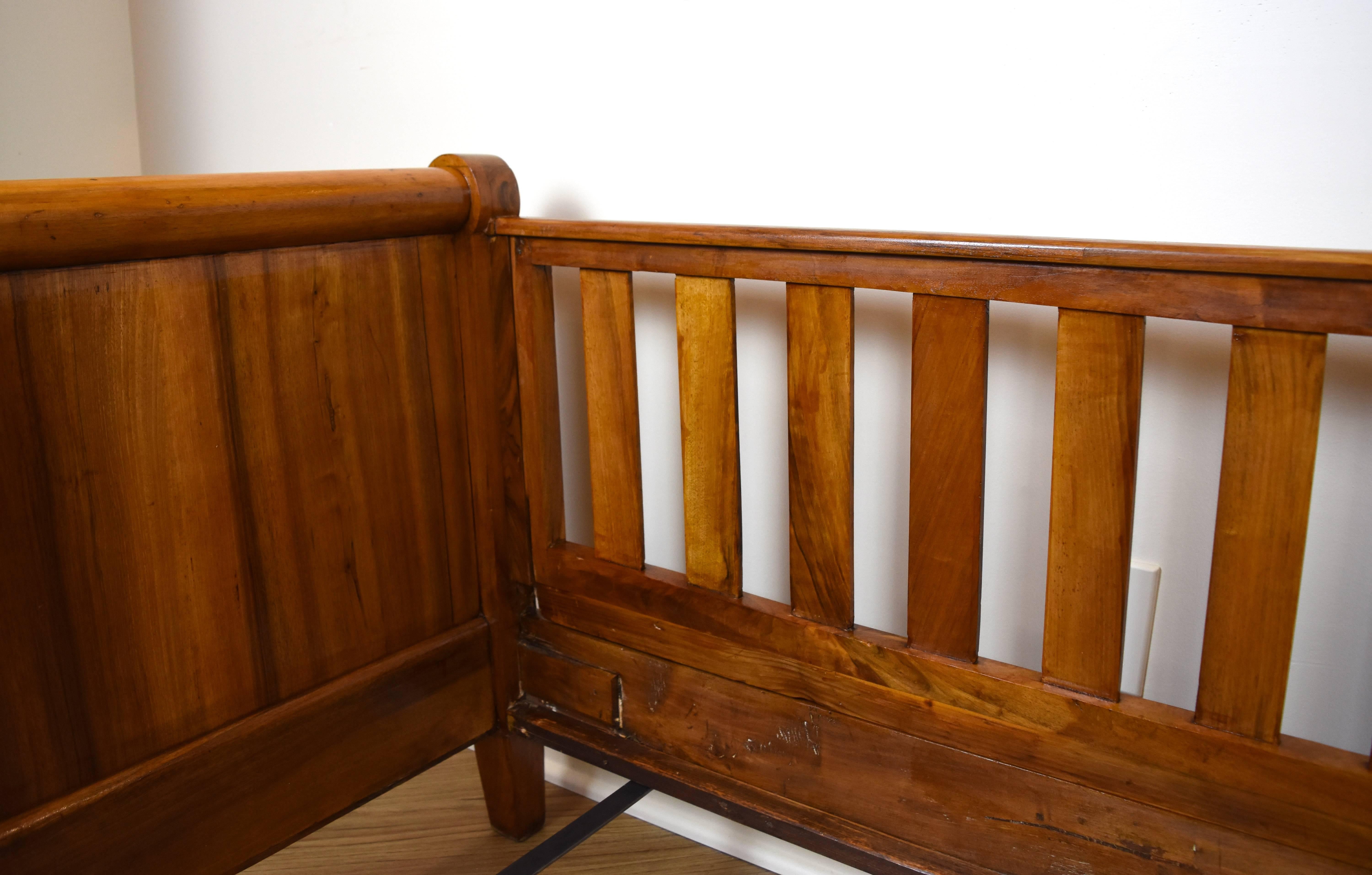 19th Century Empire Style Walnut Daybed 2