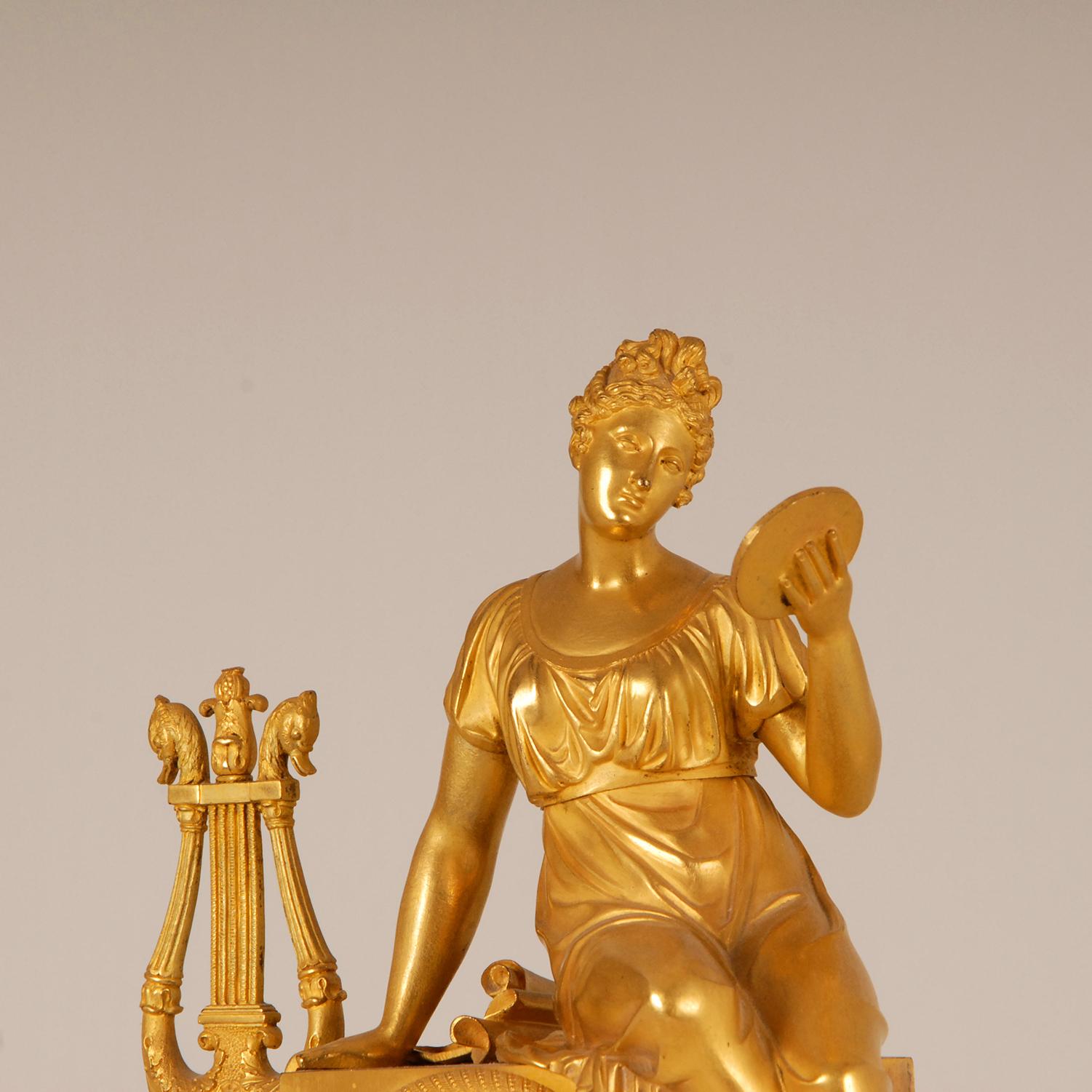 Pendule de cheminée Empire Thomire en bronze doré du 19ème siècle français Bon état à Wommelgem, VAN