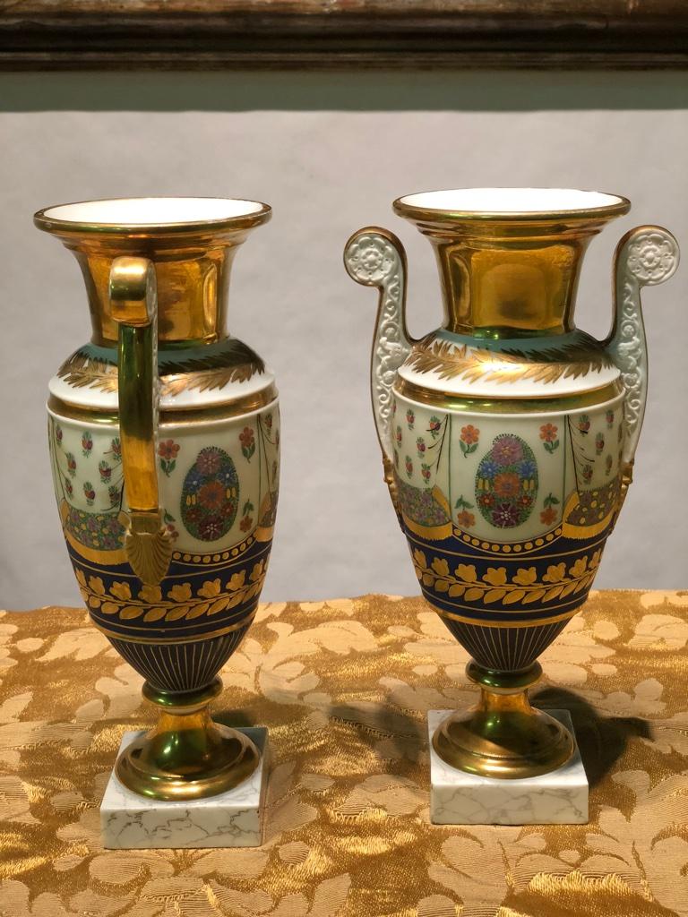 19th Century Empire Vases in Ceramic with Polychrome and Gold Decorations (Französisch)