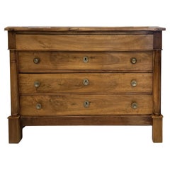 Coffre Empire en noyer du XIXe siècle Coffre Empire en noyer du XIXe siècle