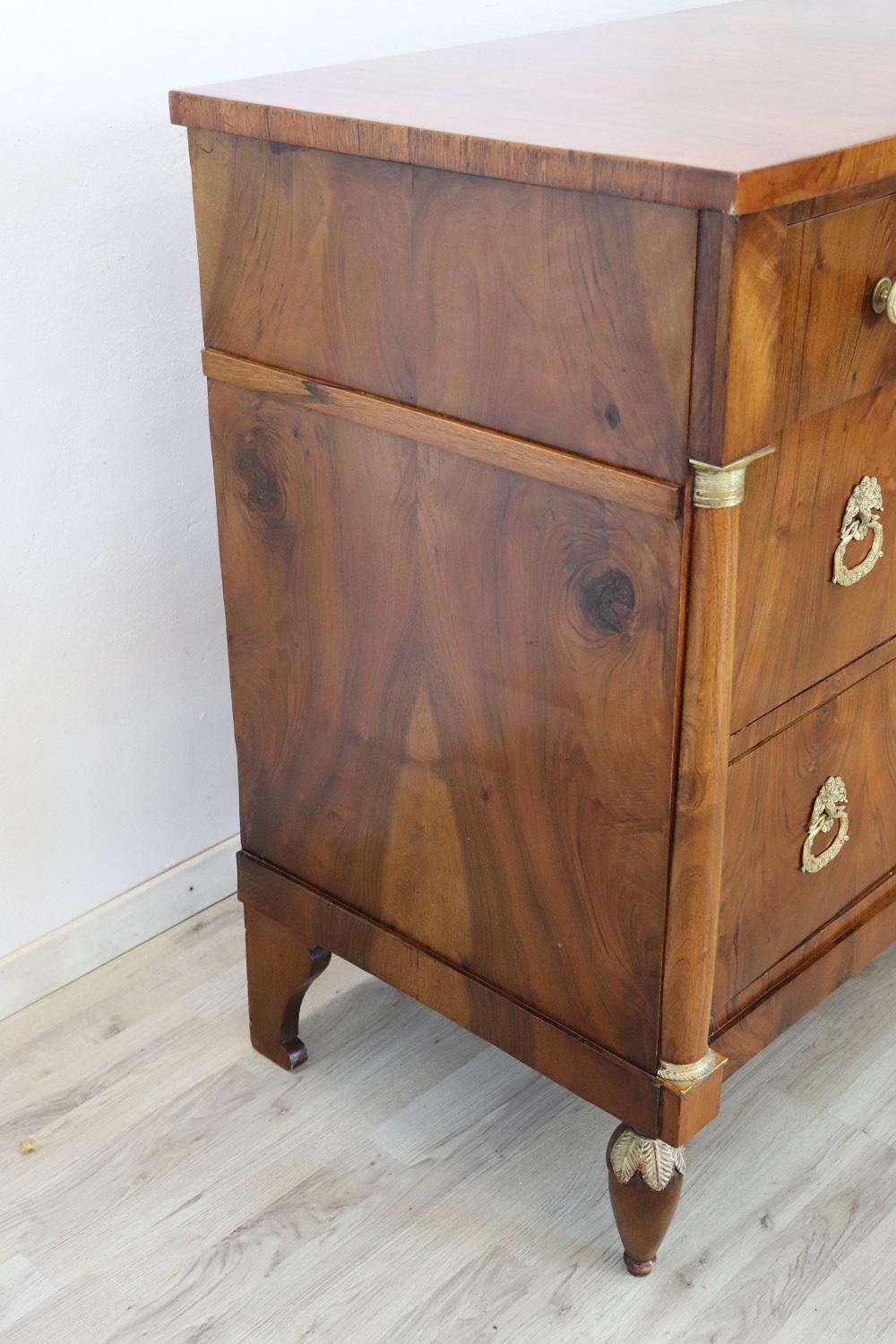 19th Century Empire Walnut Wood Commode or Chest of Drawers In Excellent Condition In Casale Monferrato, IT