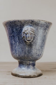 Vase de Rouen en fonte émaillée du 19ème siècle