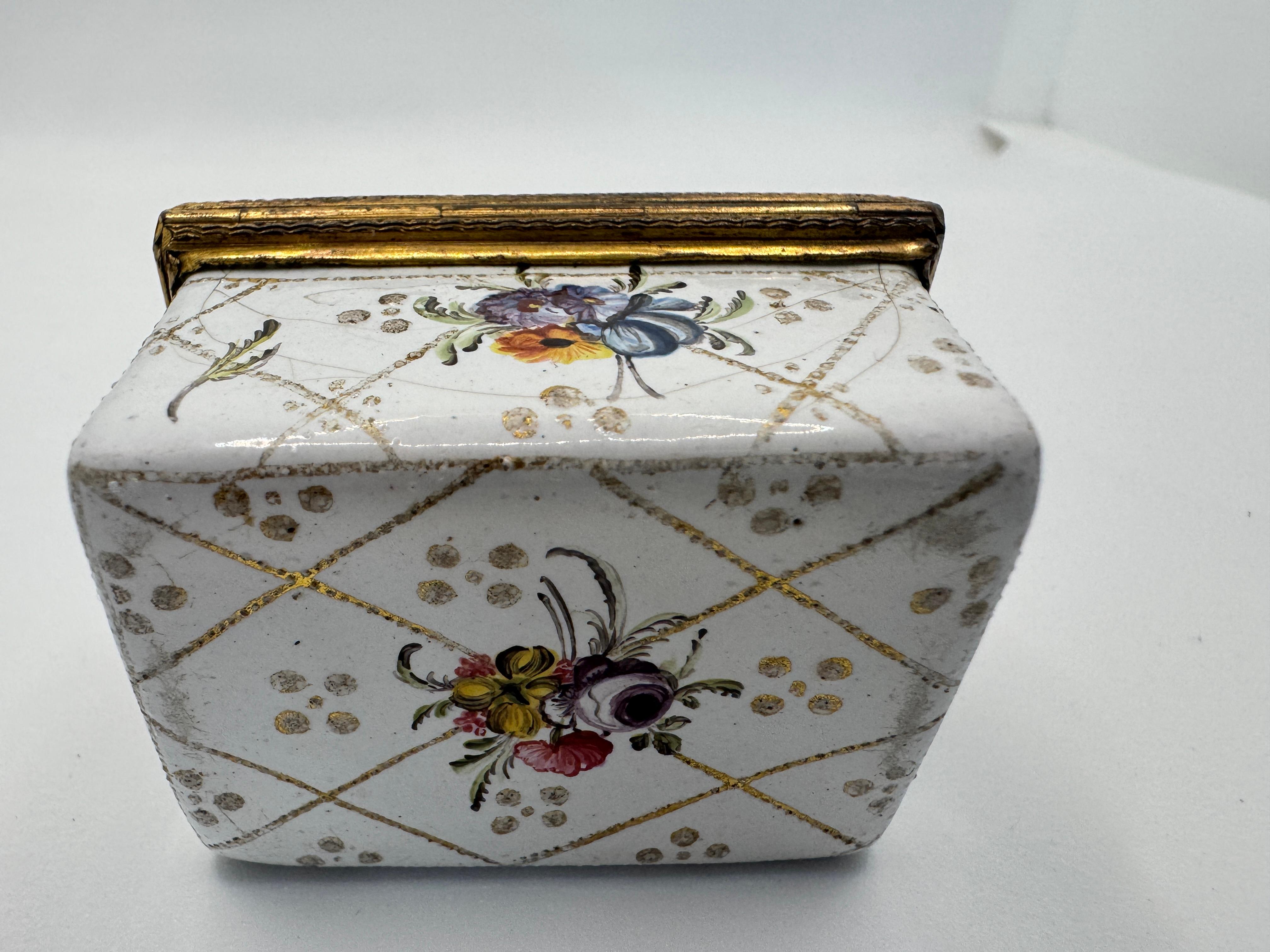 19th Century Enamel Rectangular Patch Box For Sale 4