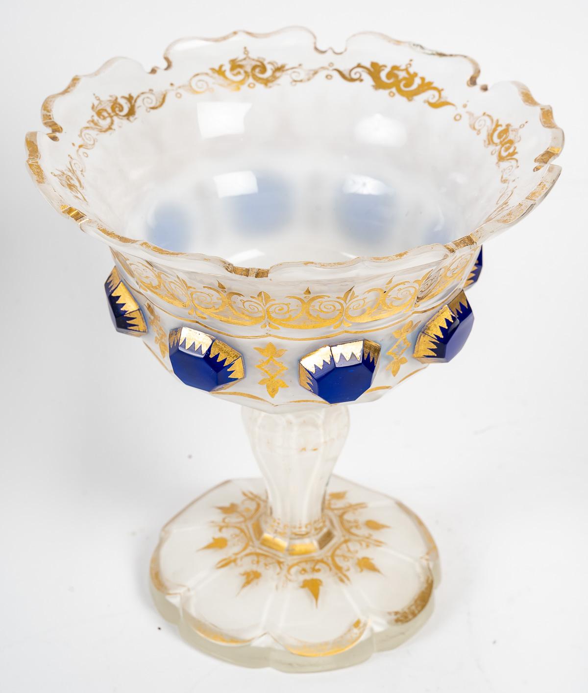 19th Century Enamelled Opaline Bowl In Good Condition In Saint-Ouen, FR