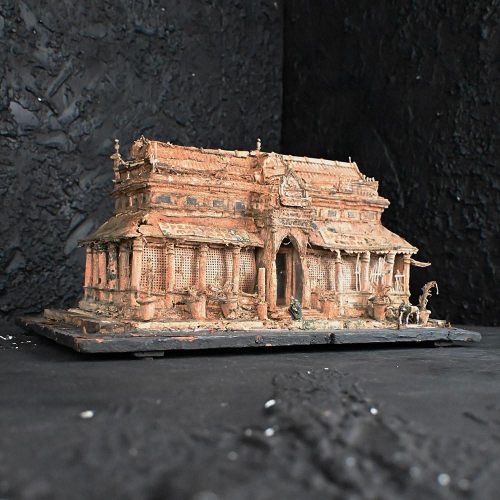 19th Century encased paper model of an Indian grocery store  For Sale 3
