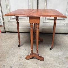 19th Century English Sutherland Drop-Leaf Table in Walnut and Kingwood Veneer