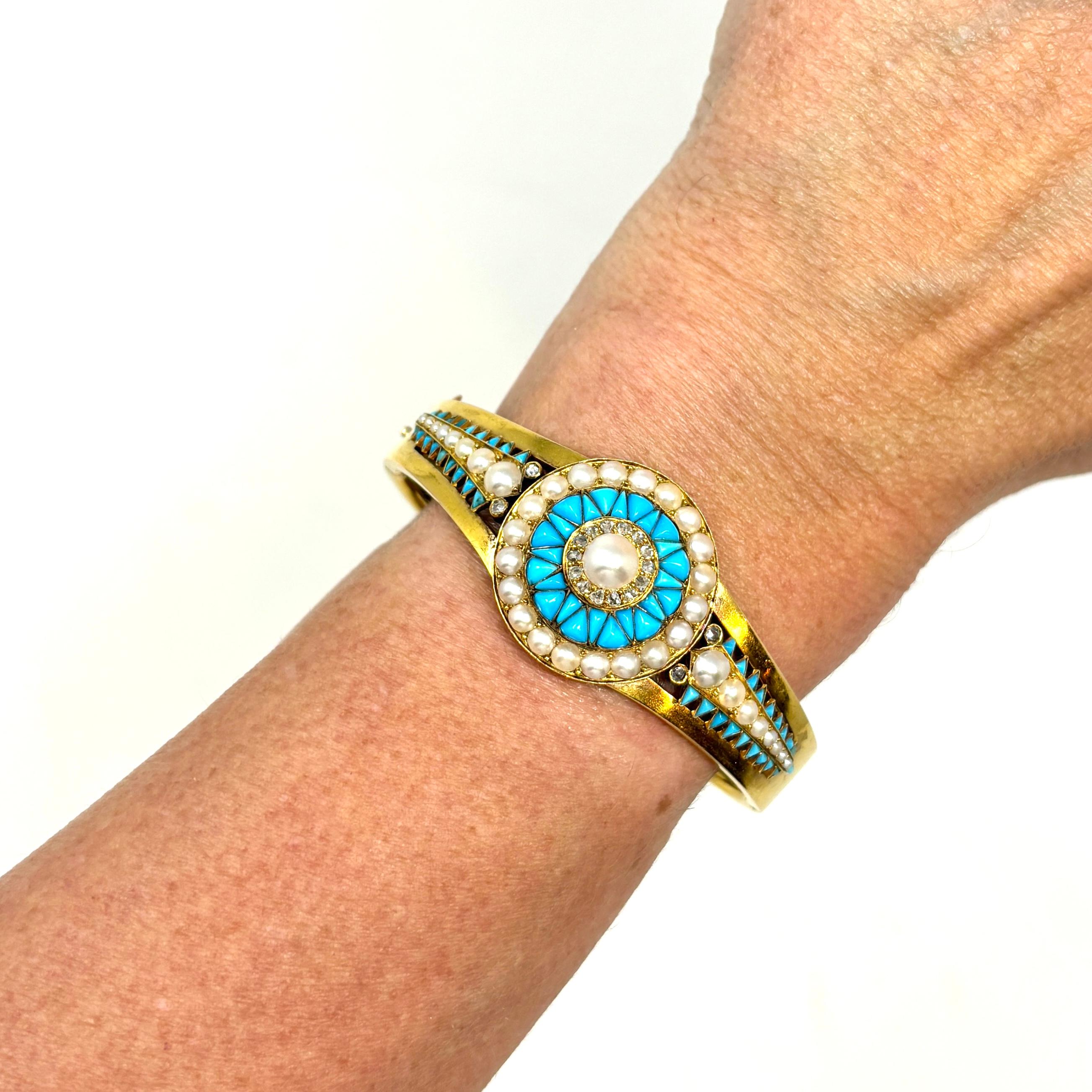 Bangle inglese del XIX secolo in oro 15 carati con turchese persiano, perle e diamanti in vendita 2