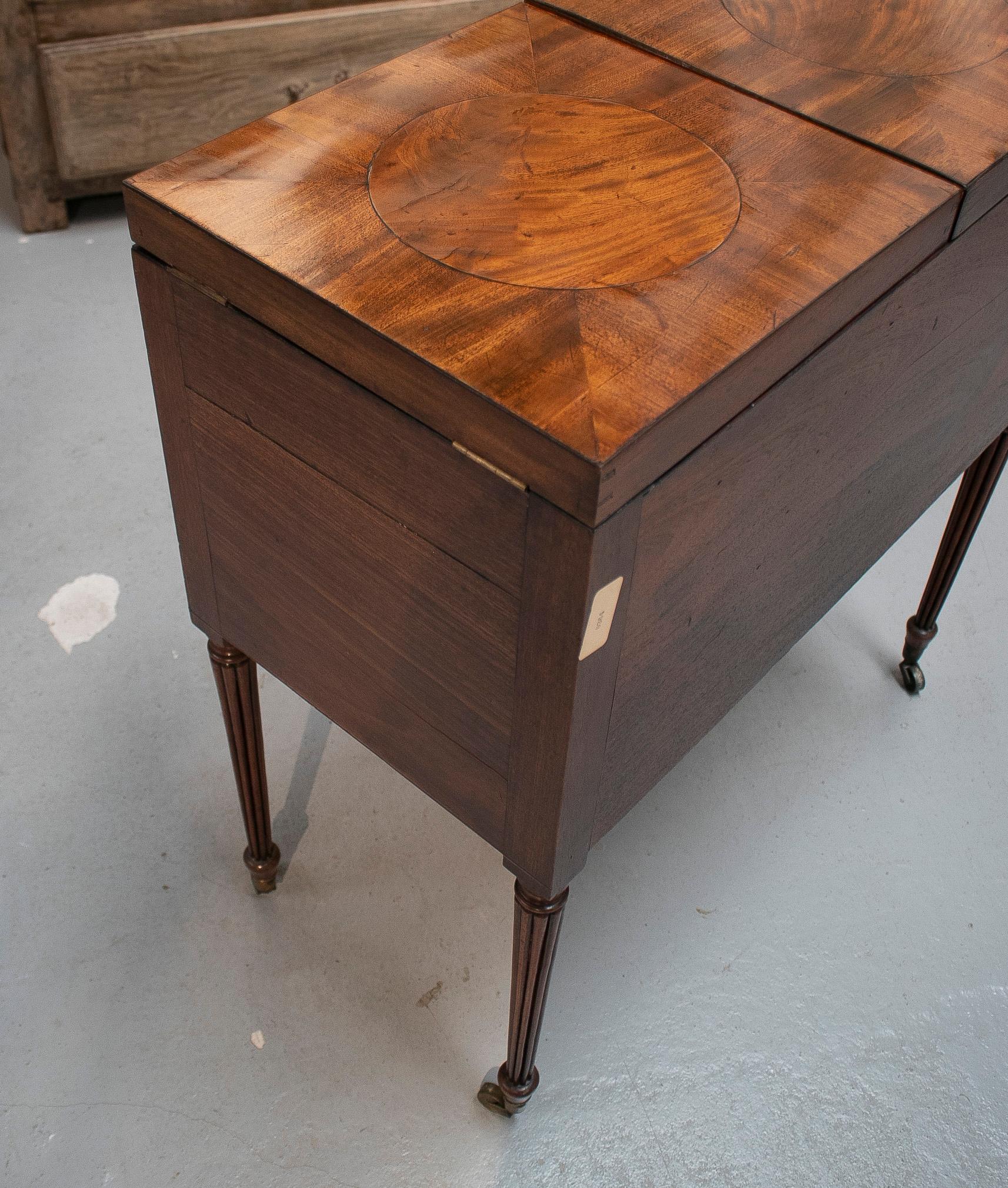 19th Century English 4-Drawer Mahogany Veneered Mirrored Dressing Table w/ Basin 9