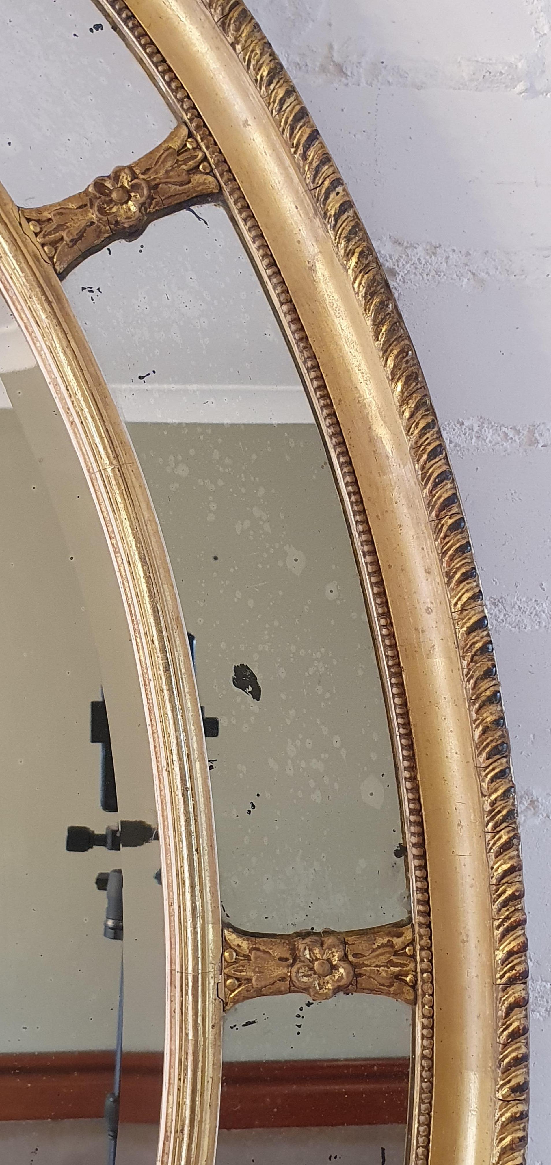 Ovaler Spiegel im englischen Adam-Stil des 19. (Spätes 19. Jahrhundert) im Angebot