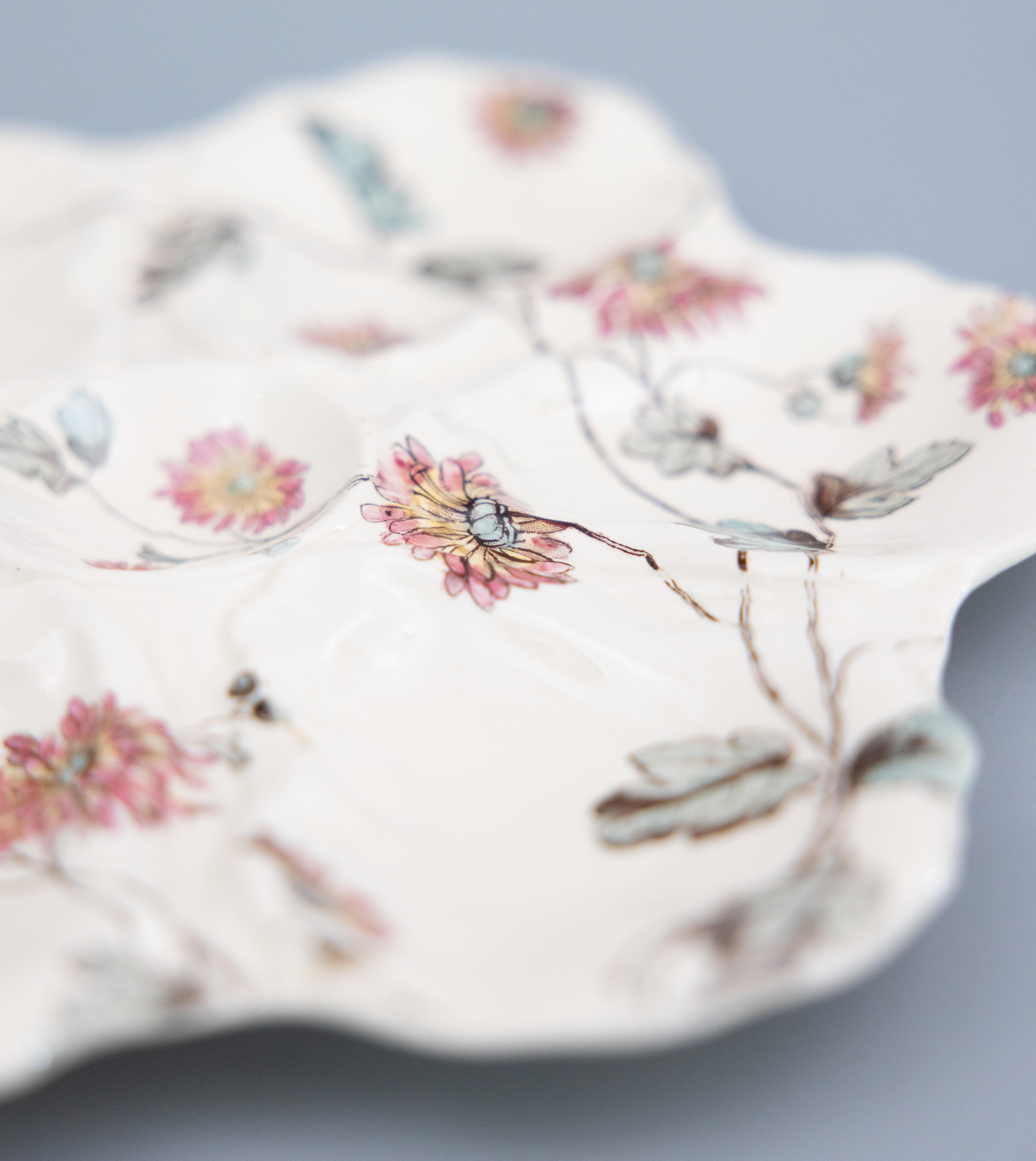 19th Century English Adderley Floral Oyster Plate In Good Condition For Sale In Pearland, TX