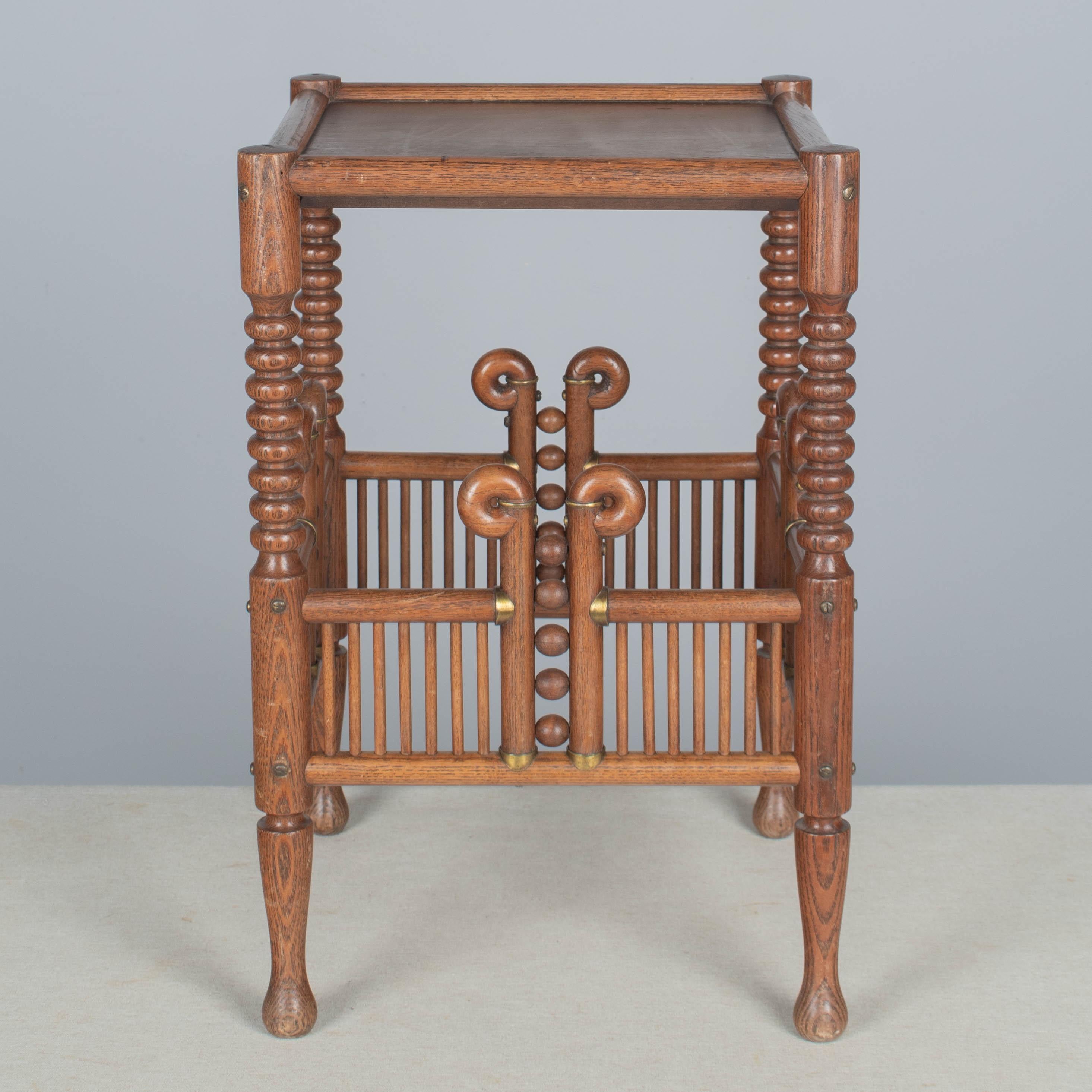 Table d'appoint Aesthetic Movement anglaise du 19e siècle en vente 2